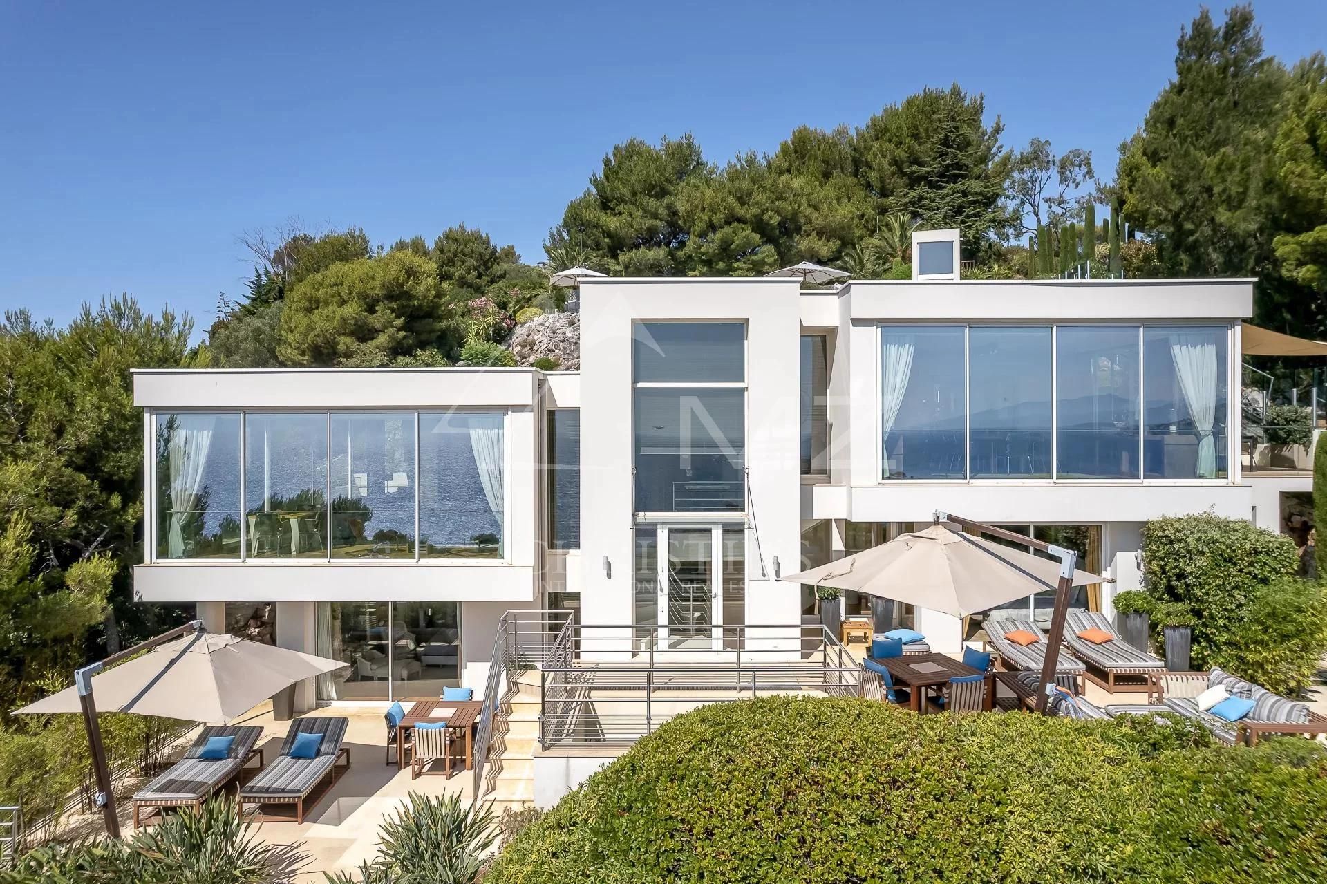 Casa nel Saint-Jean-Cap-Ferrat, Provenza-Alpi-Costa Azzurra 11707529