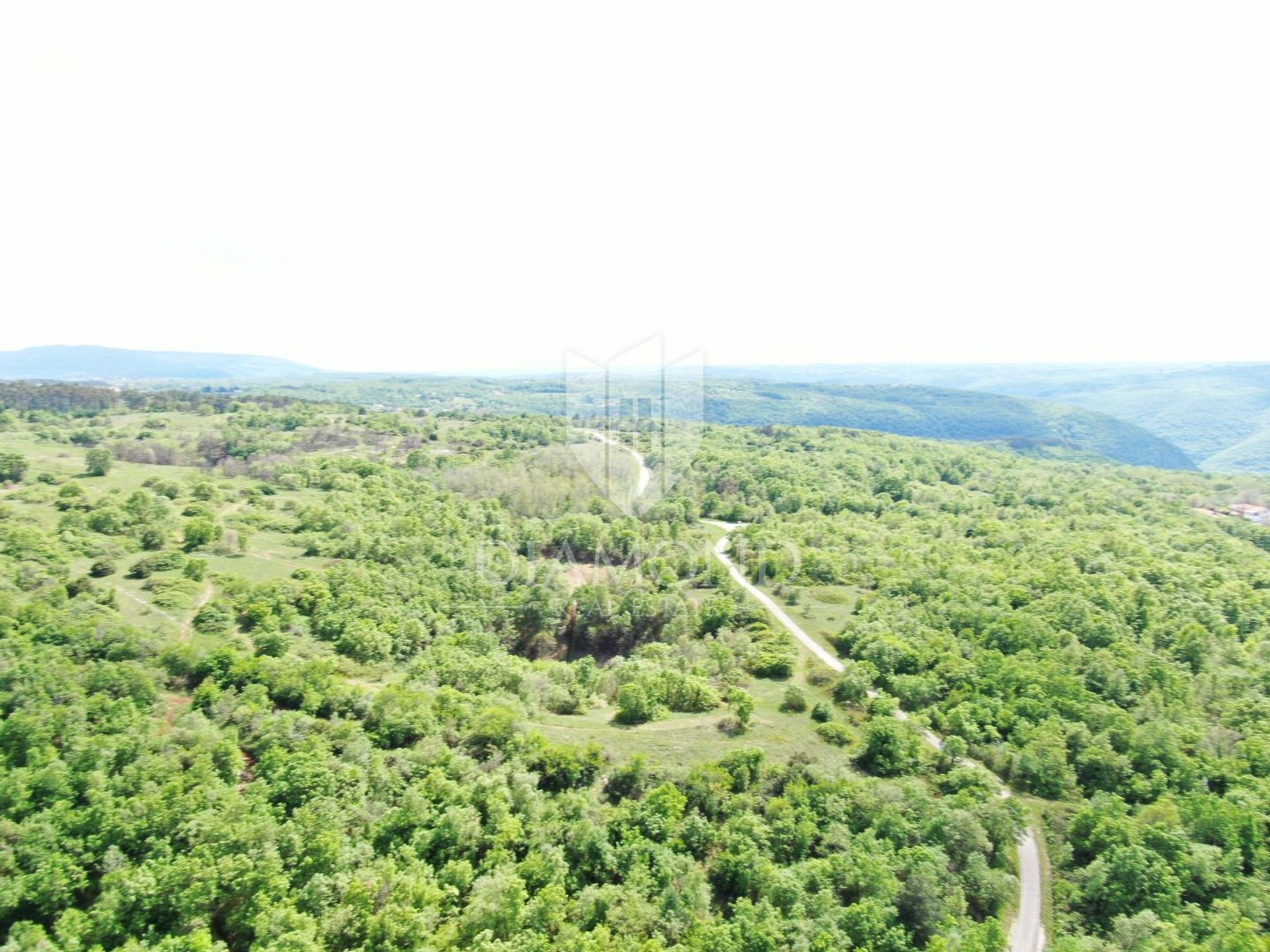 Maa sisään Labin, Istria County 11708241