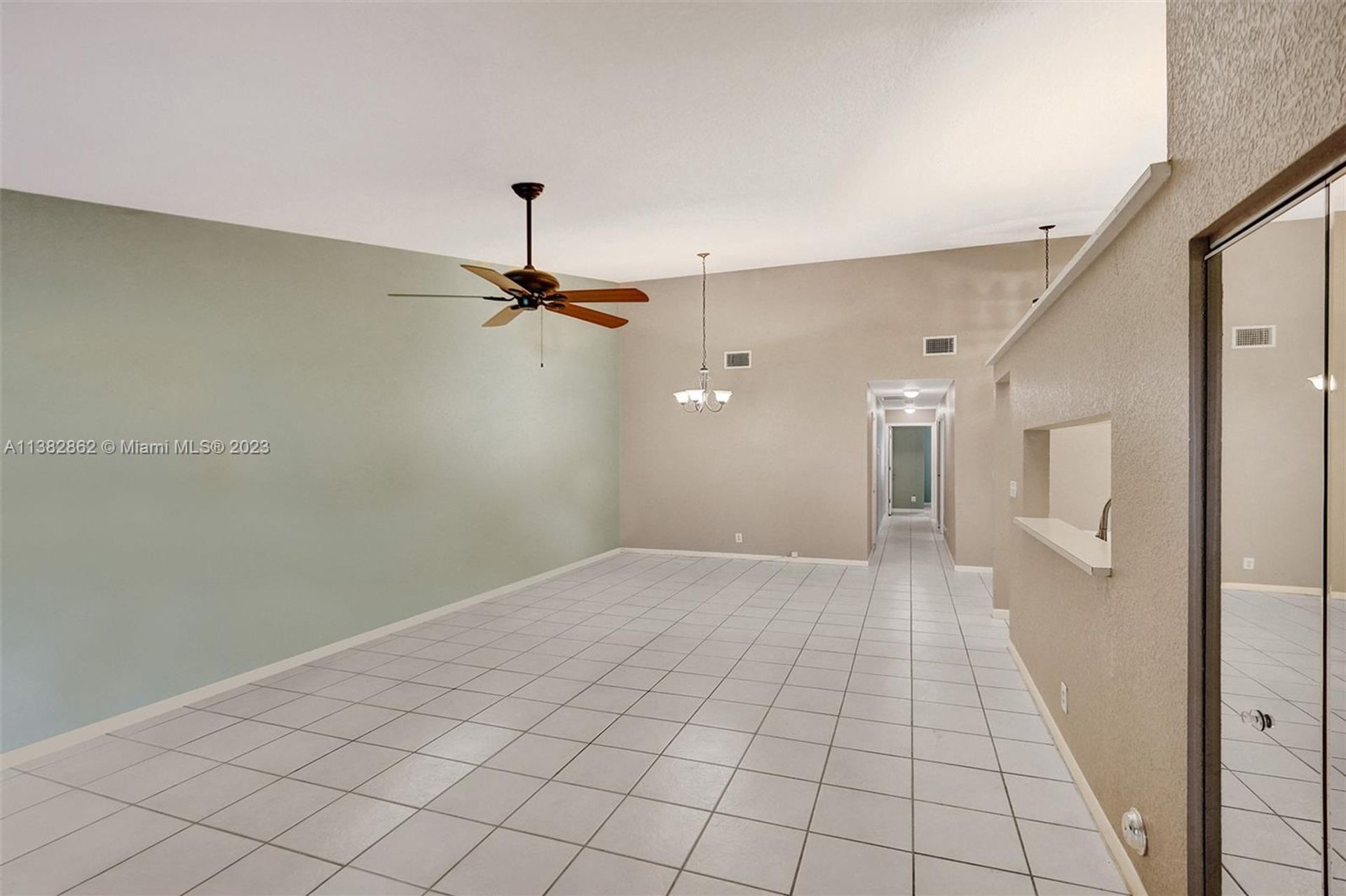 House in Pompano Beach, Florida 11708461