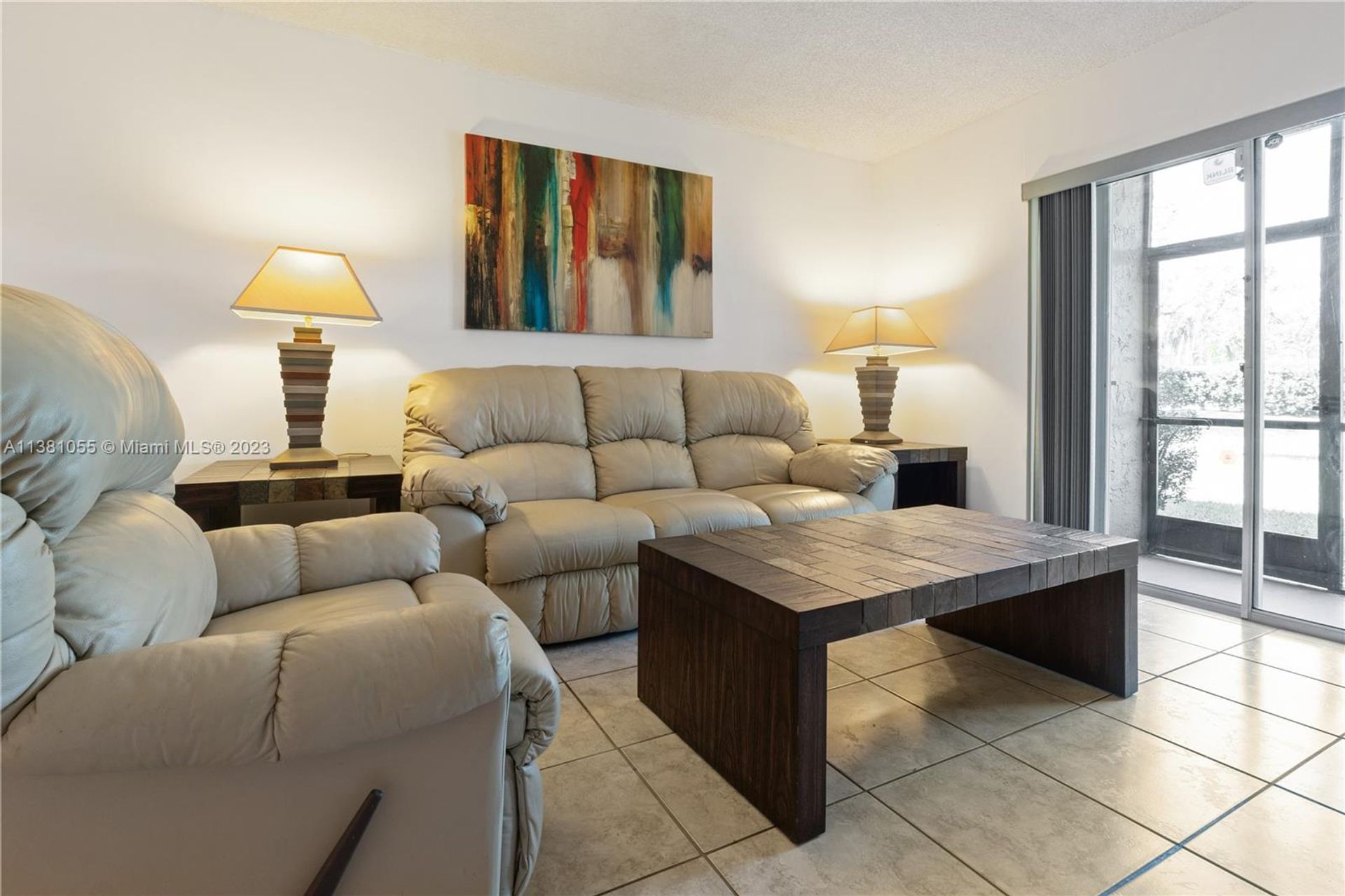 Condominio nel Pembroke Pines, Florida 11708469