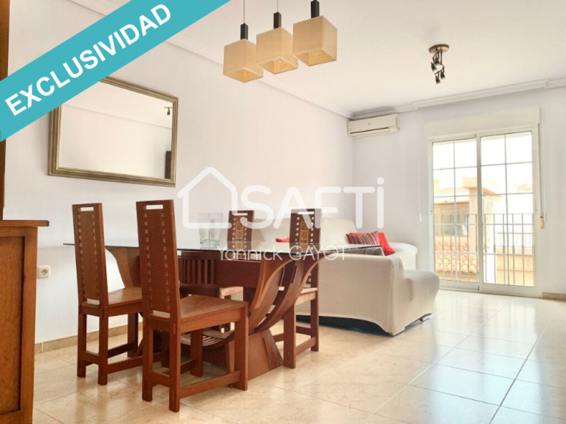 Condominium in Roquetas de Mar, Andalucía 11710214