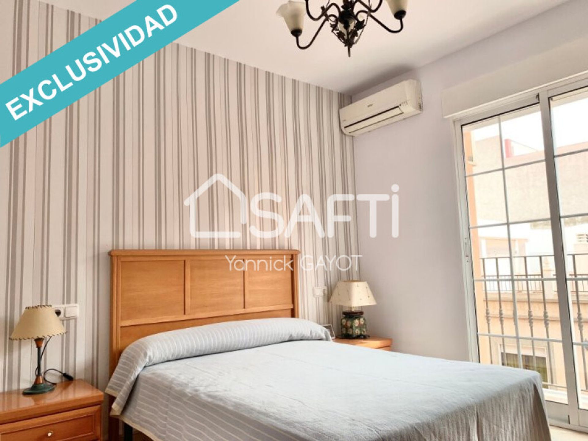 Condominium in Roquetas de Mar, Andalucía 11710214