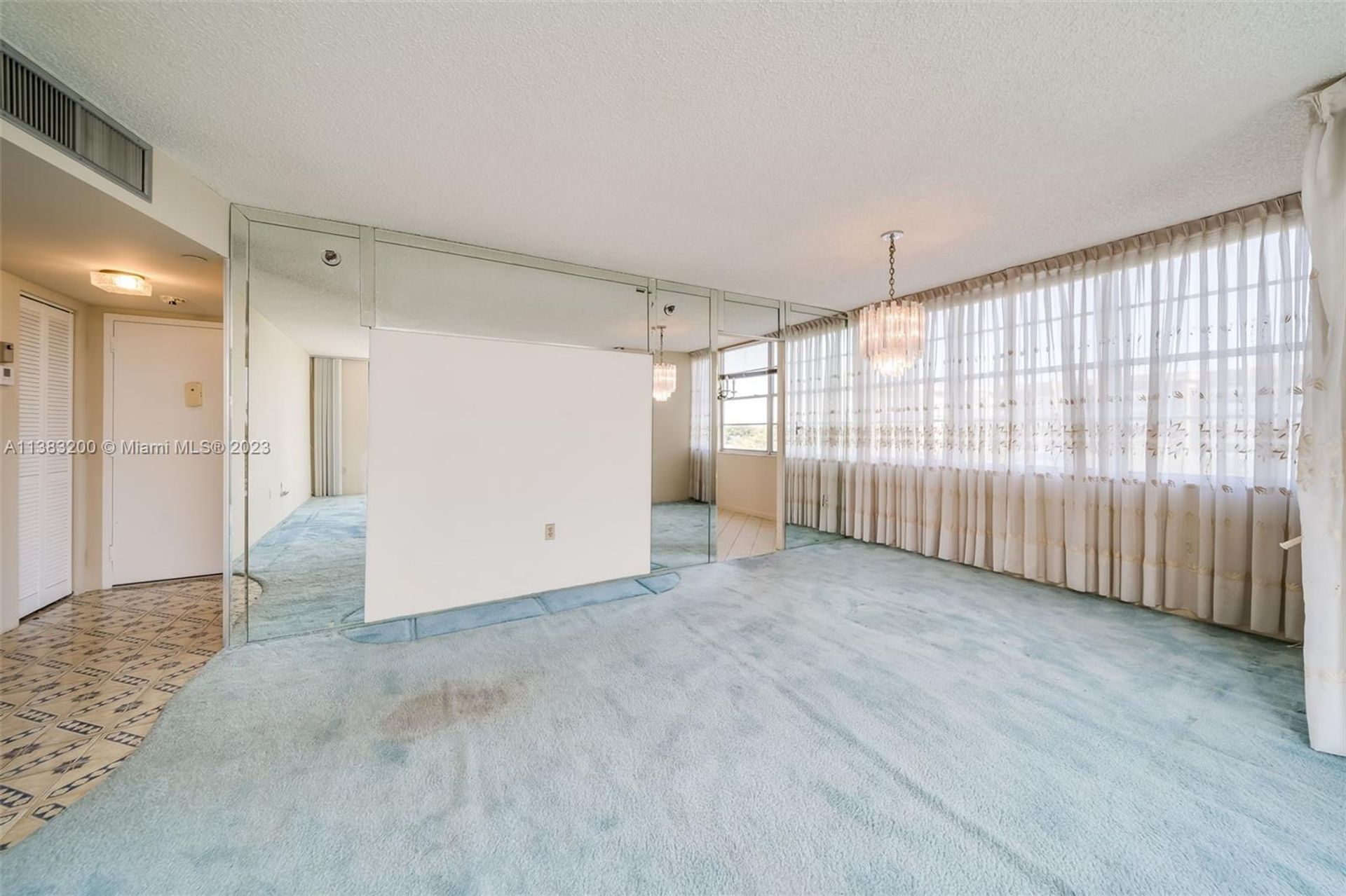 Condominium in Pembroke Pines, Florida 11710277