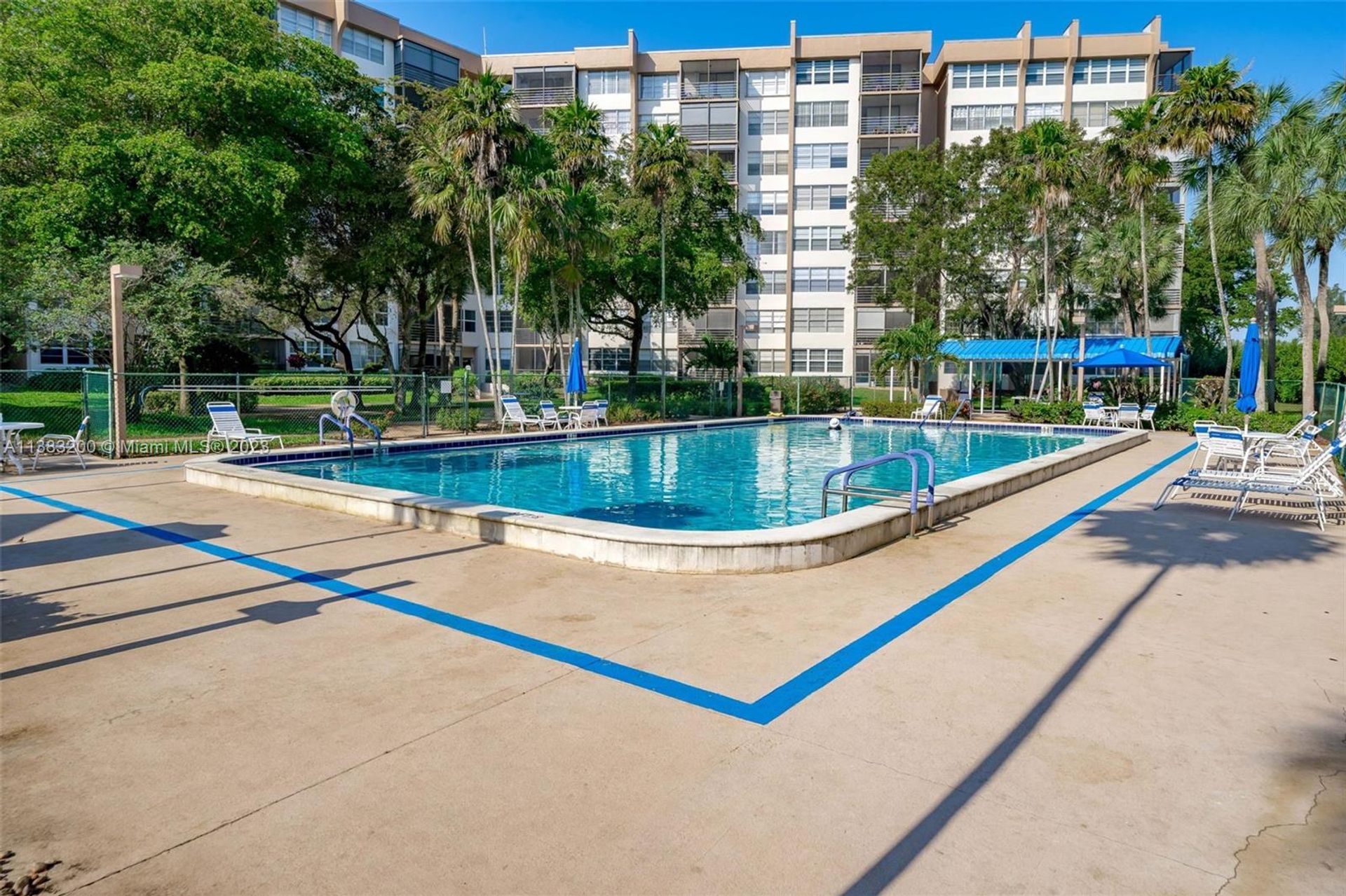 Condominium in Pembroke Pines, Florida 11710277