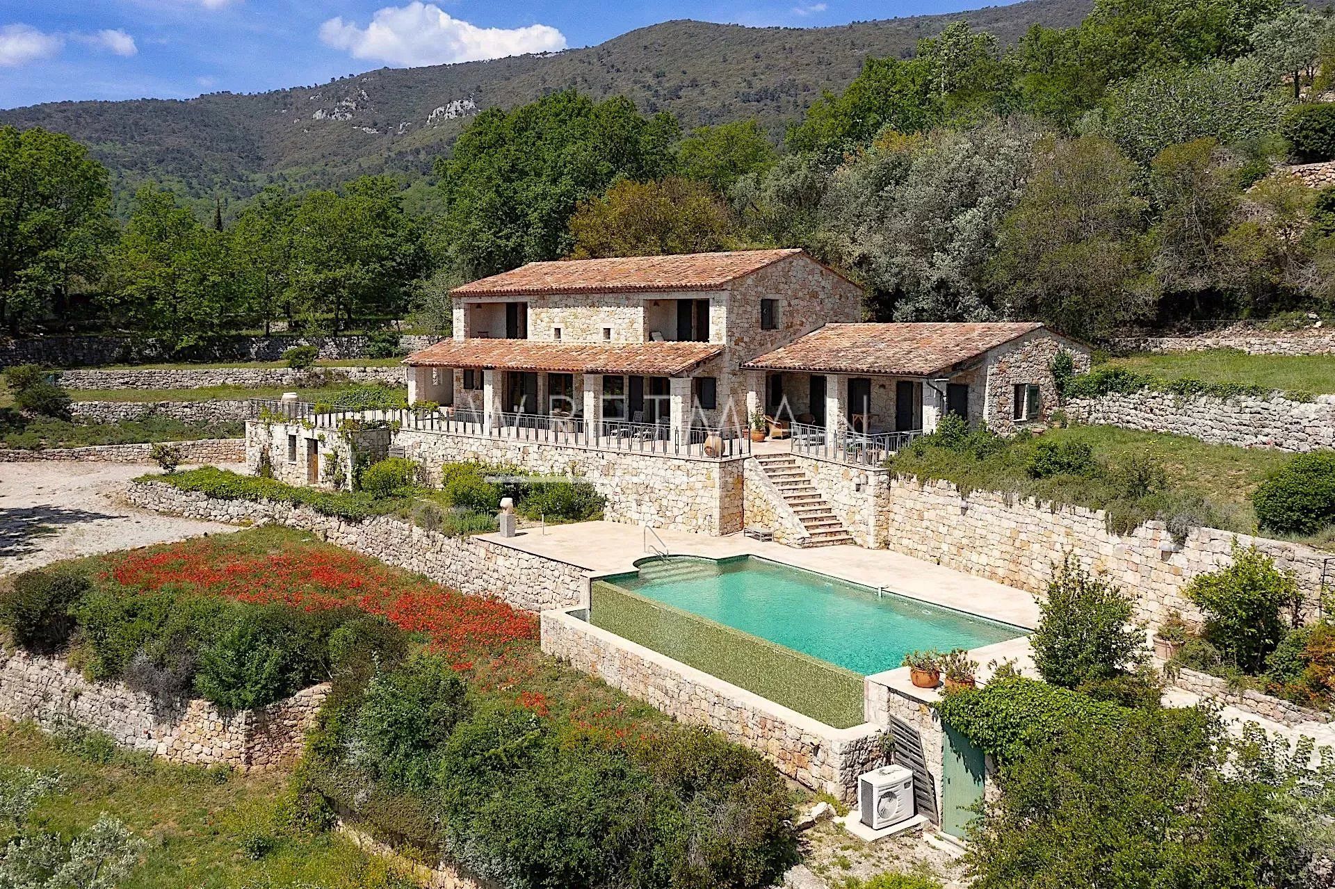 rumah dalam Seillans, Provence-Alpes-Côte d'Azur 11710293