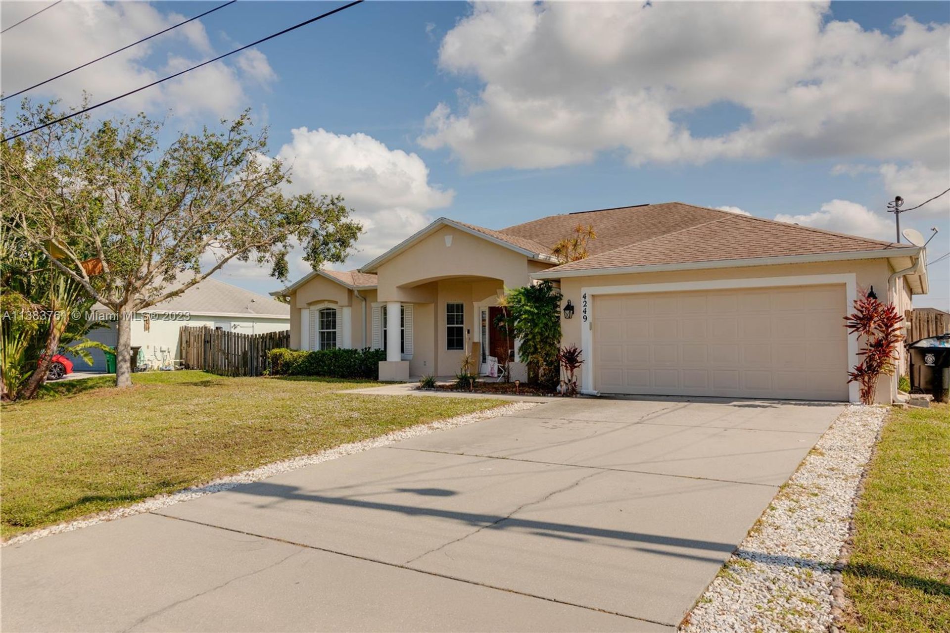 rumah dalam Port St. Lucie, Florida 11711744