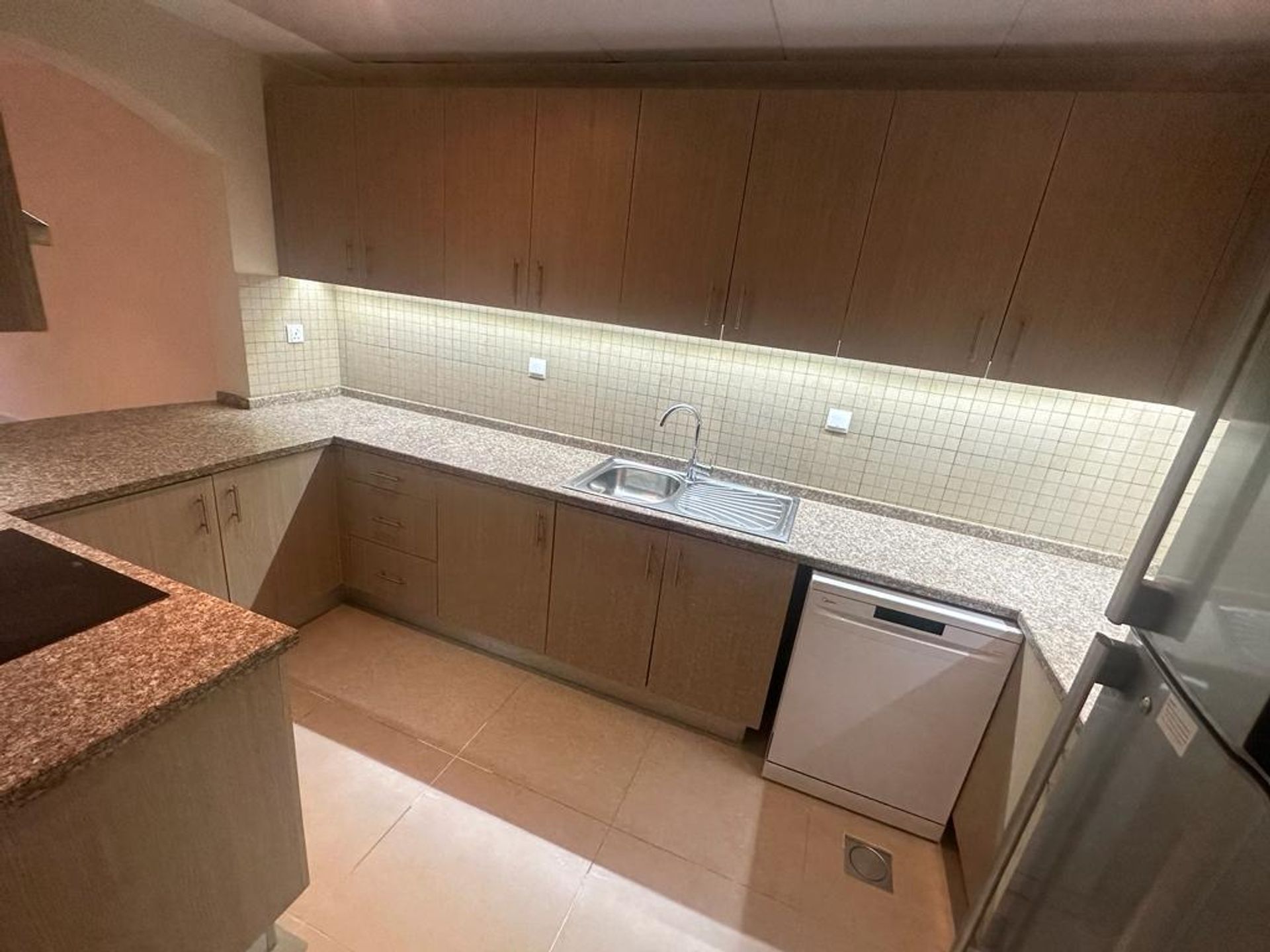 Condominium in Doha, Ad Dawhah 11711992