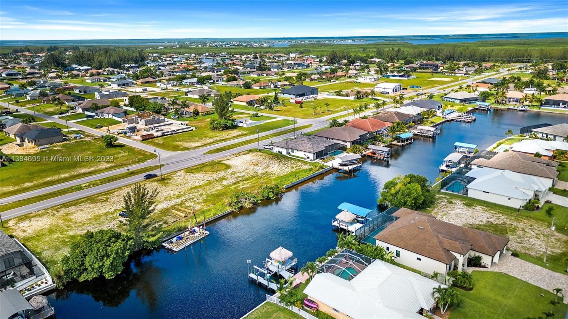 Земля в Cape Coral, Florida 11713087