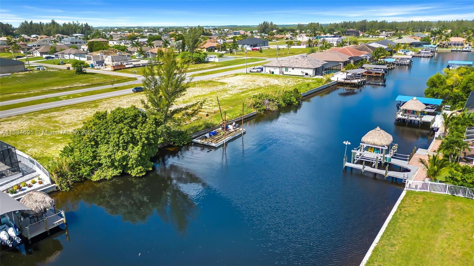 Земля в Cape Coral, Florida 11713087