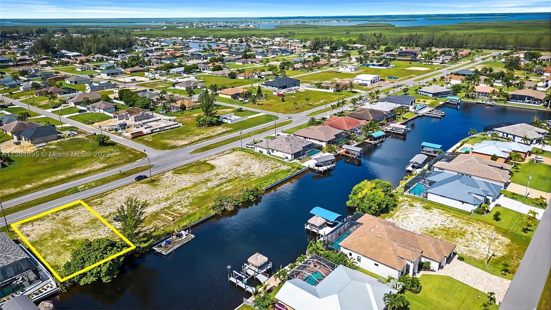 Земля в Cape Coral, Florida 11713087