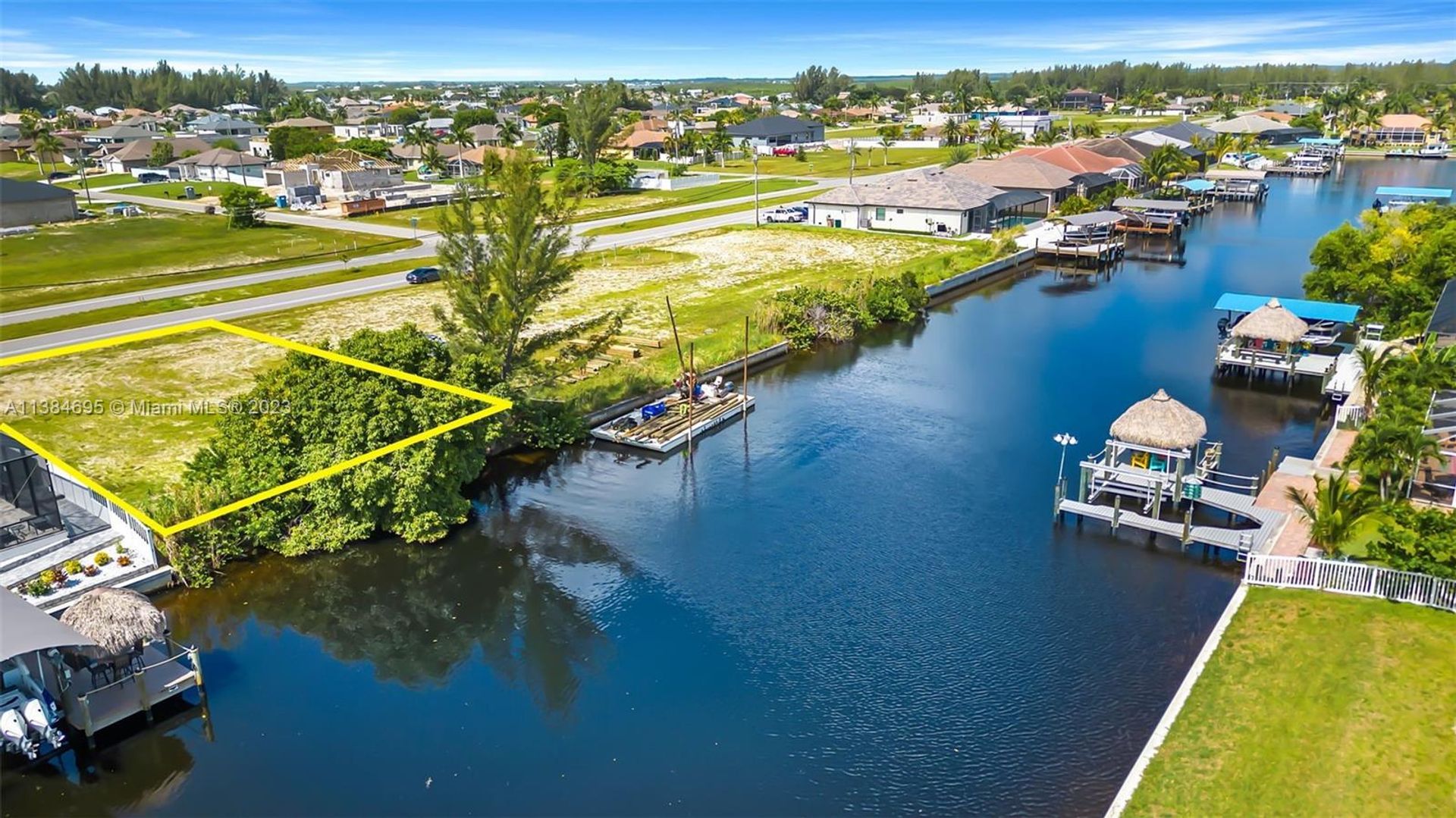 Земля в Cape Coral, Florida 11713087