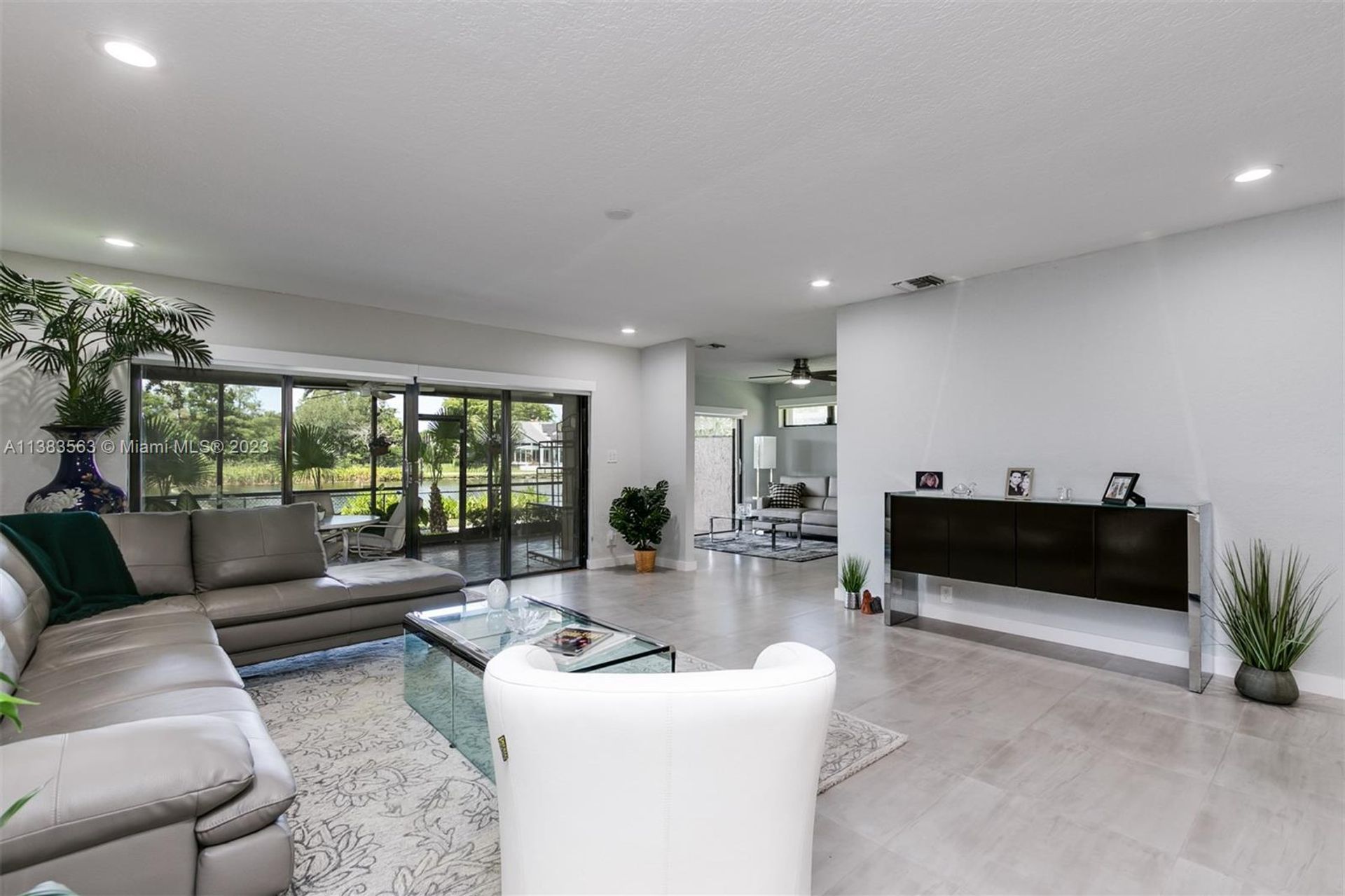 Condominium dans Hollywood, Florida 11713095