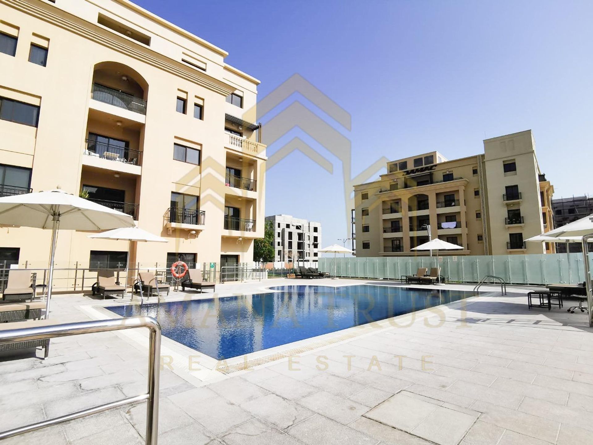 Condominium in Al Khīsah, Az Za'ayin 11713853