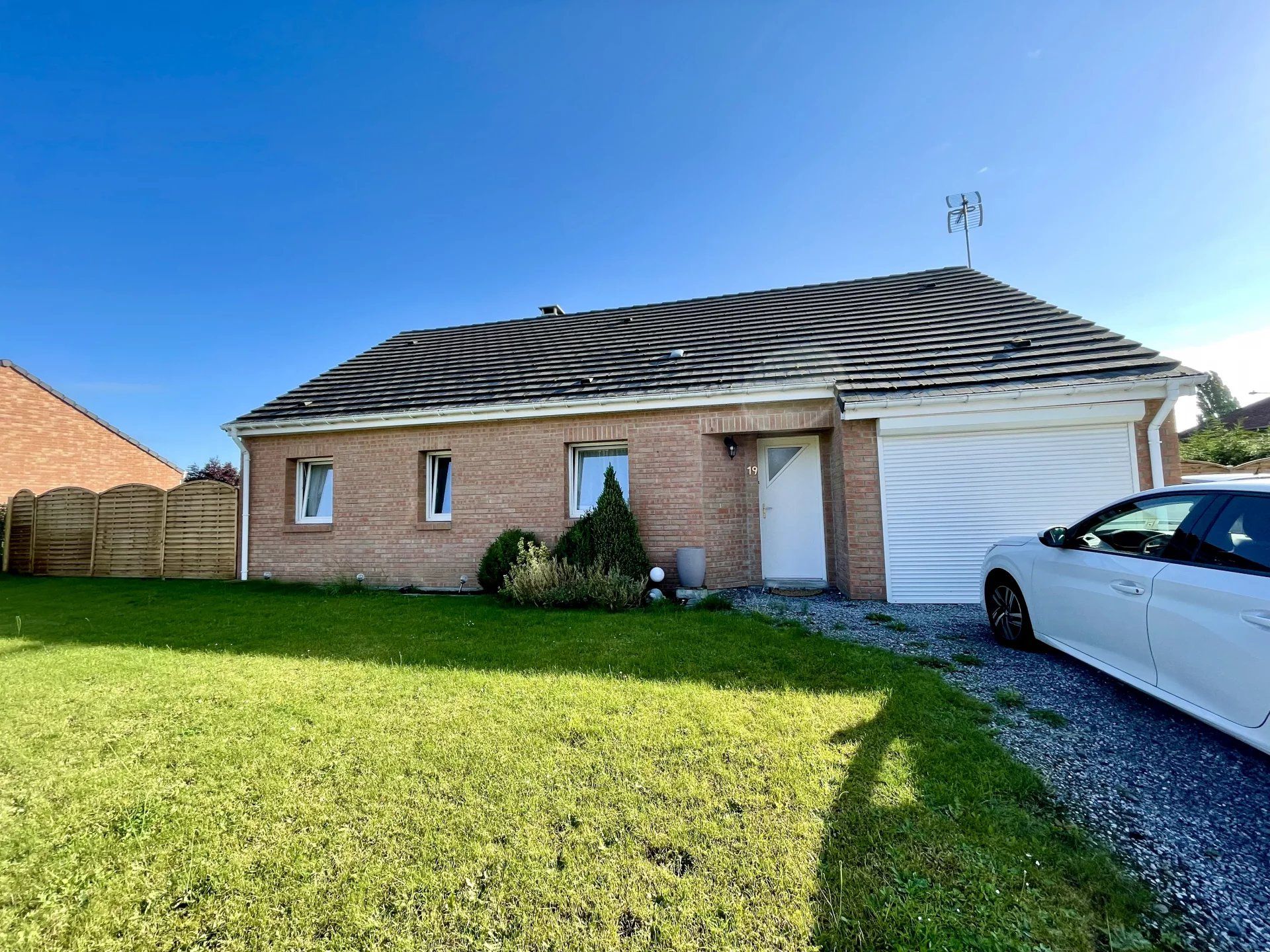 rumah dalam Pont-sur-Sambre, Hauts-de-France 11714566