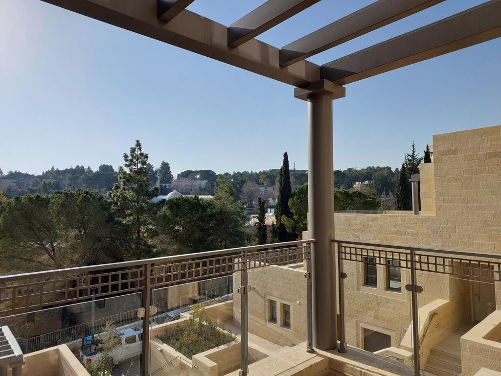 Condominium in Jerusalem, Jerusalem District 11714872