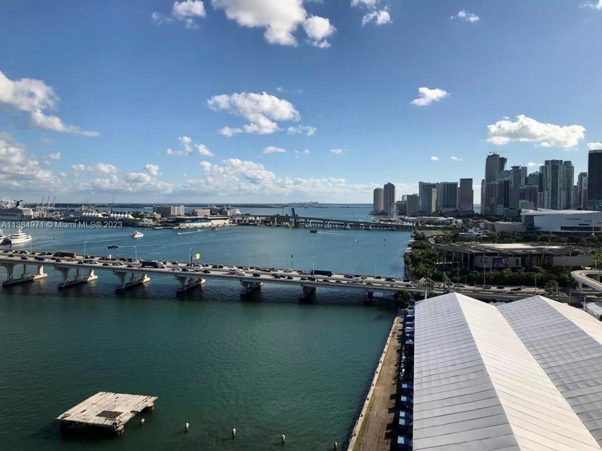 بيت في Miami, Florida 11716843