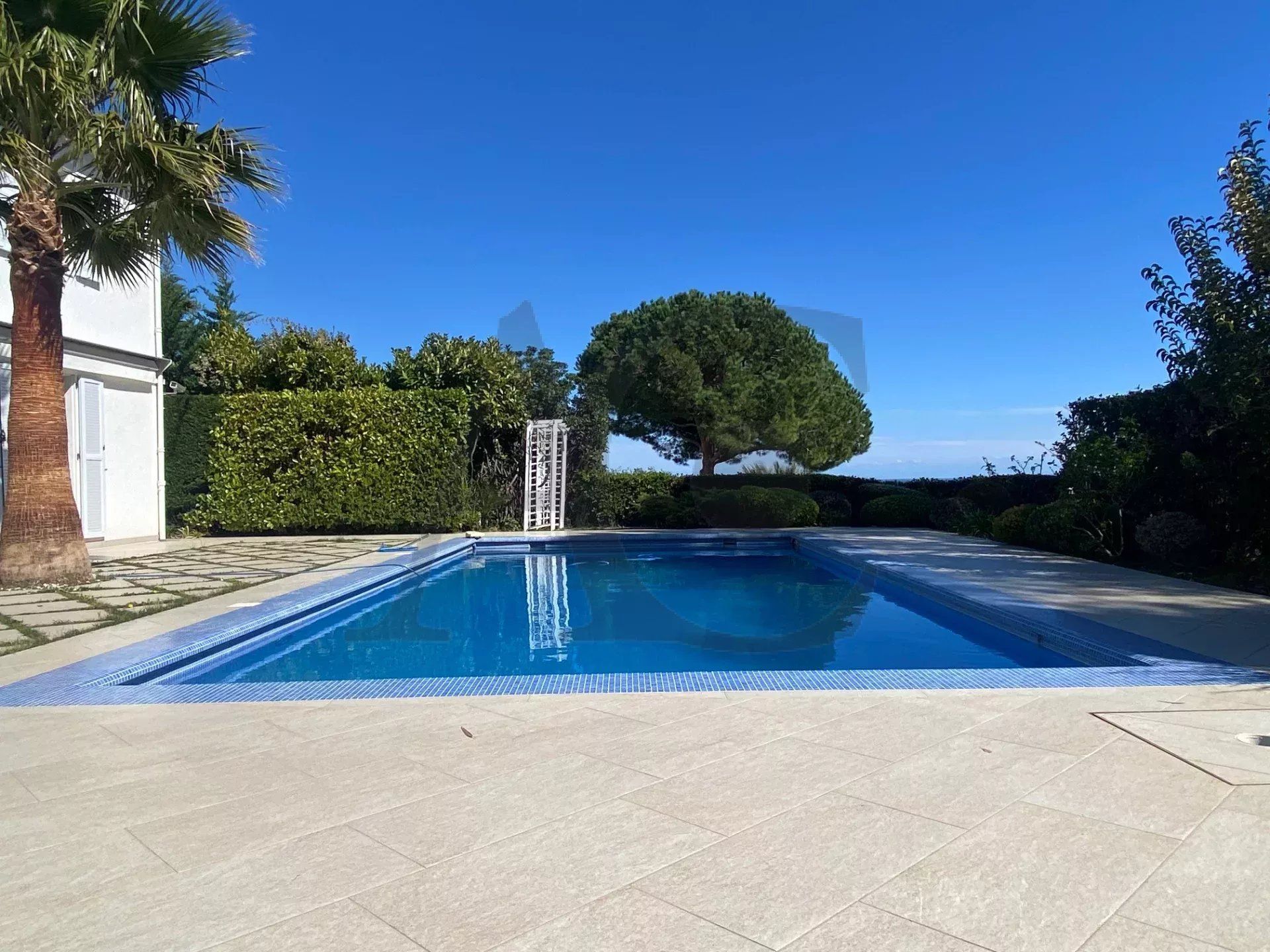 Condominium in Villeneuve-Loubet, Provence-Alpes-Cote d'Azur 11716882