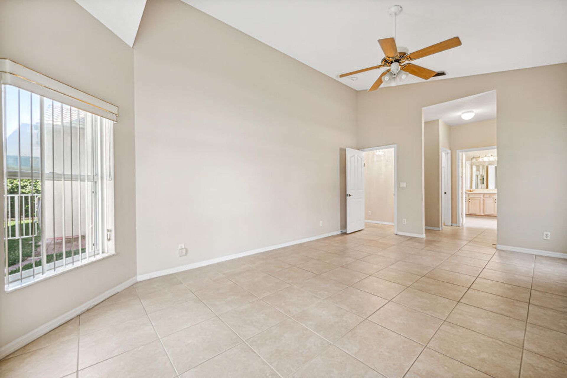 House in Boynton Beach, Florida 11717833