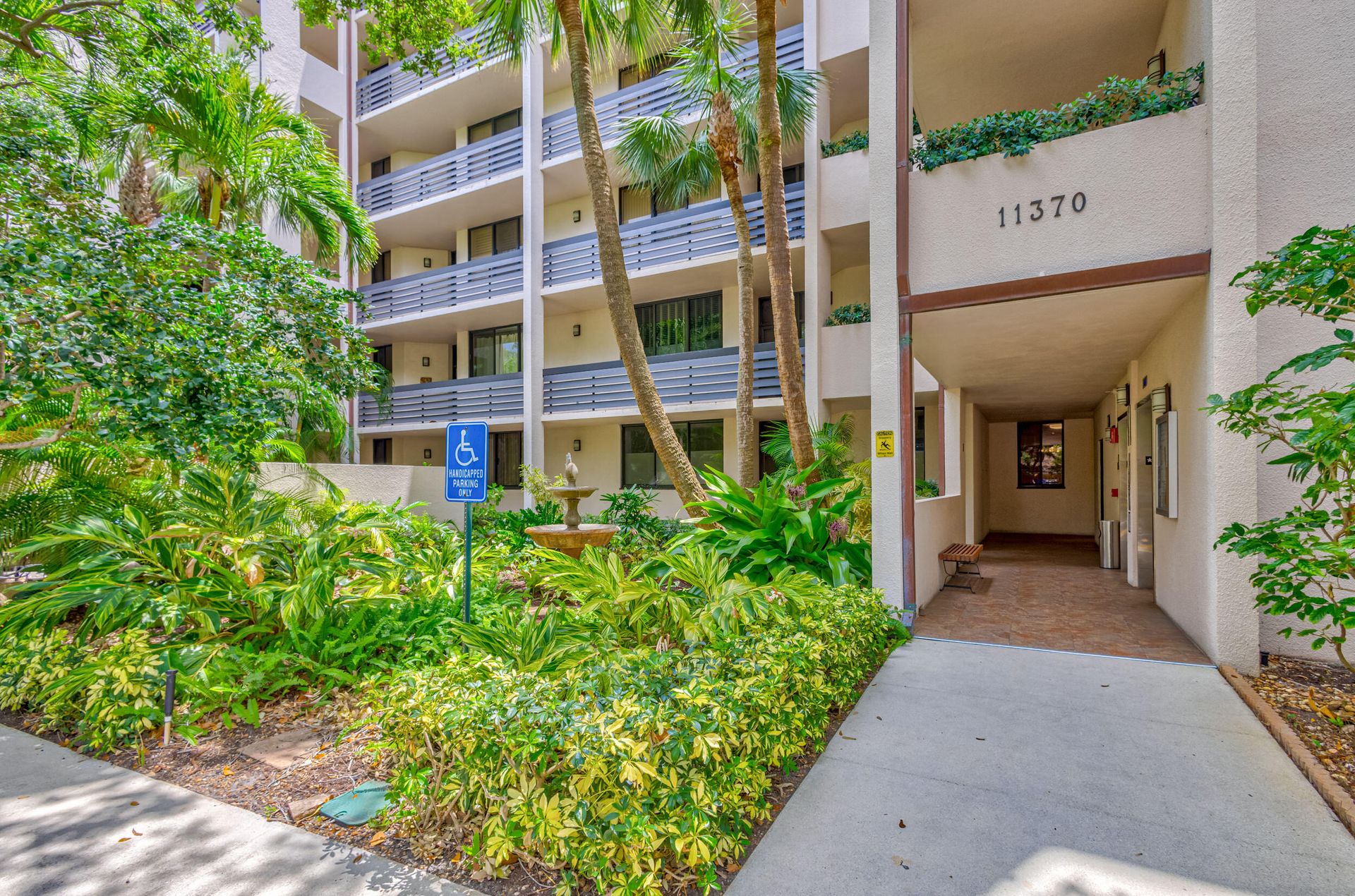 Condominio en North Palm Beach, Florida 11717835