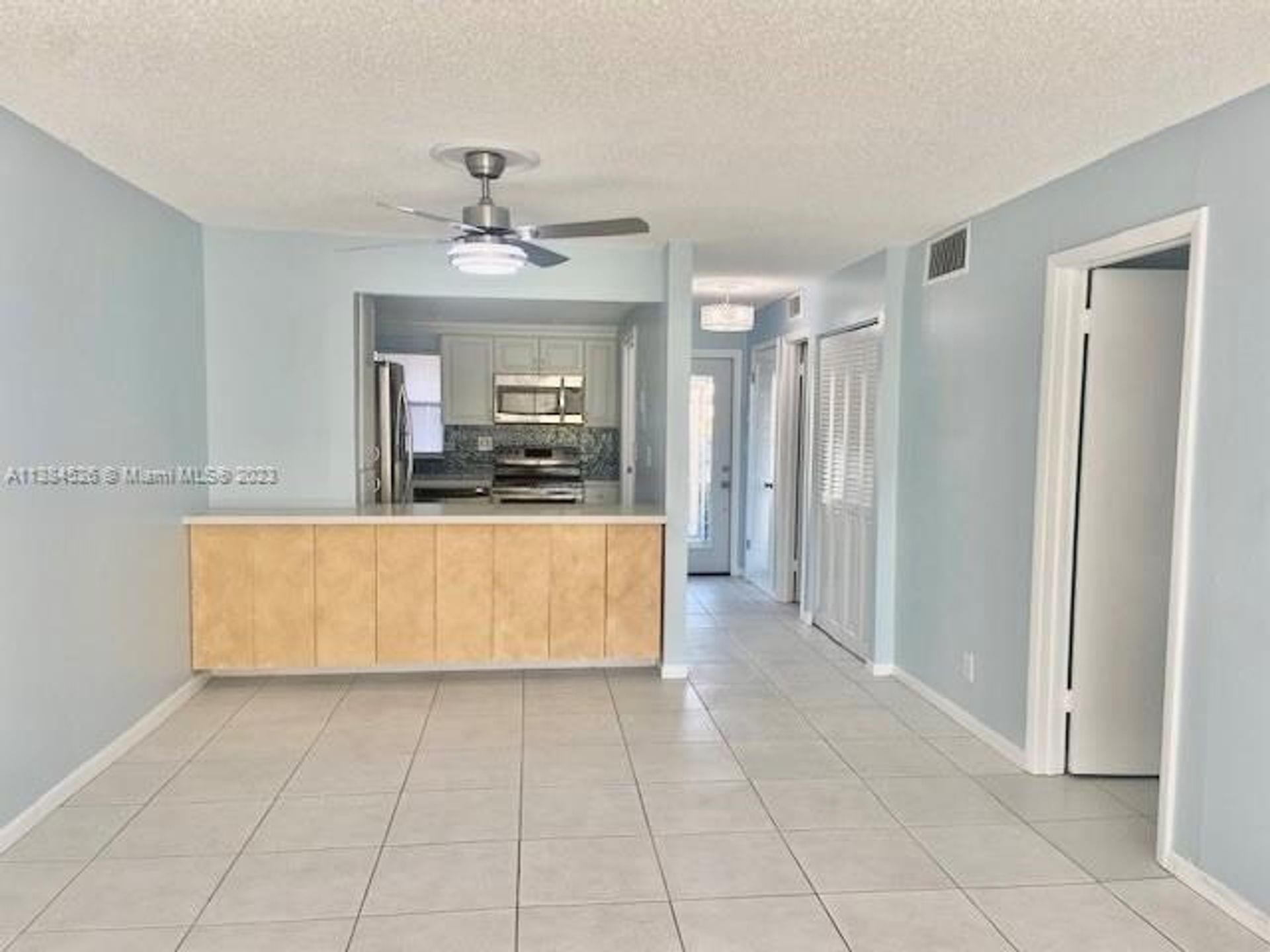 Кондоминиум в Pembroke Pines, Florida 11718127