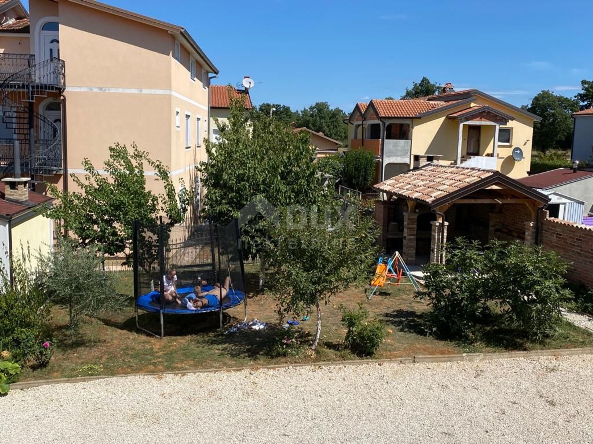 casa en Radmani, Istarska županija 11718739