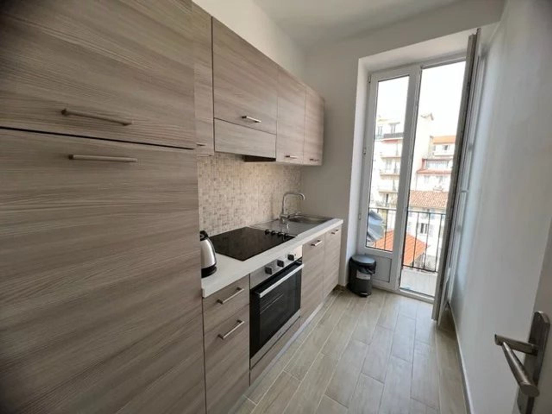 Condominium in Nice, Alpes-Maritimes 11718981