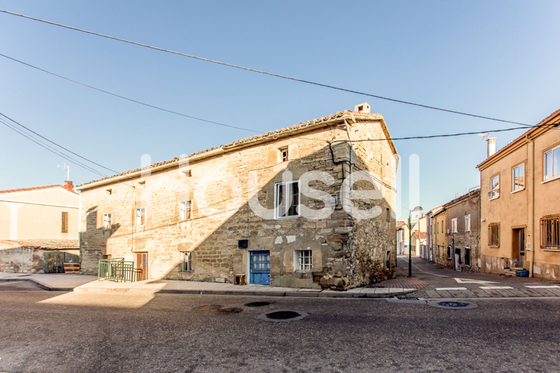 House in Villafria de Burgos, Castille-Leon 11720328