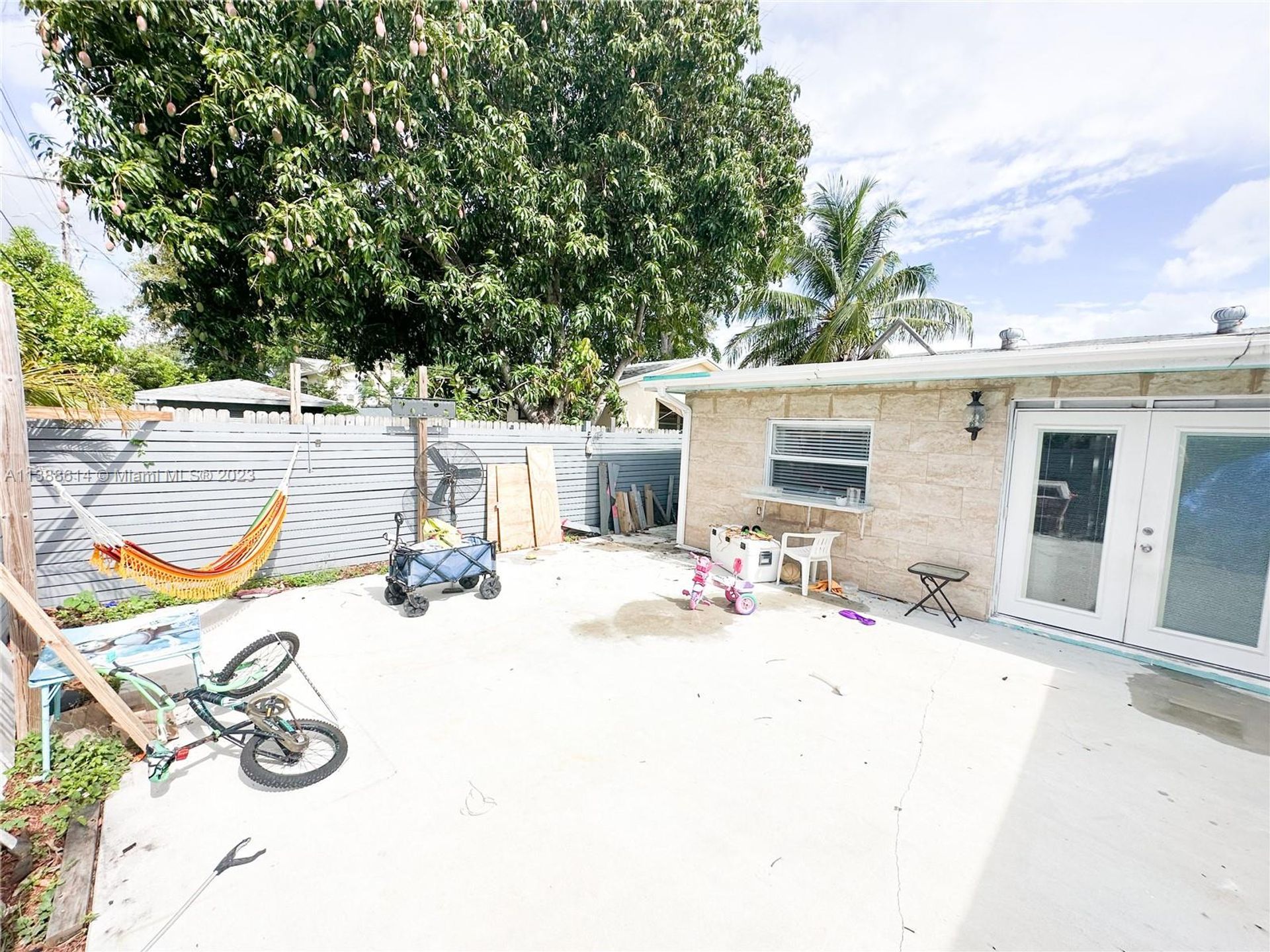 House in Dania Beach, Florida 11720357