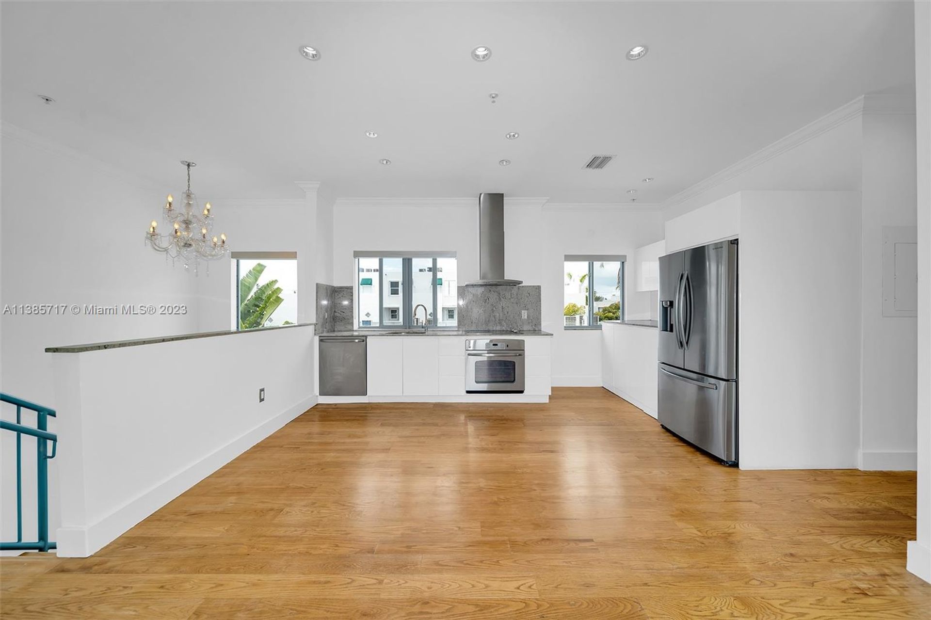 Residential in Miami Beach, Florida 11720362