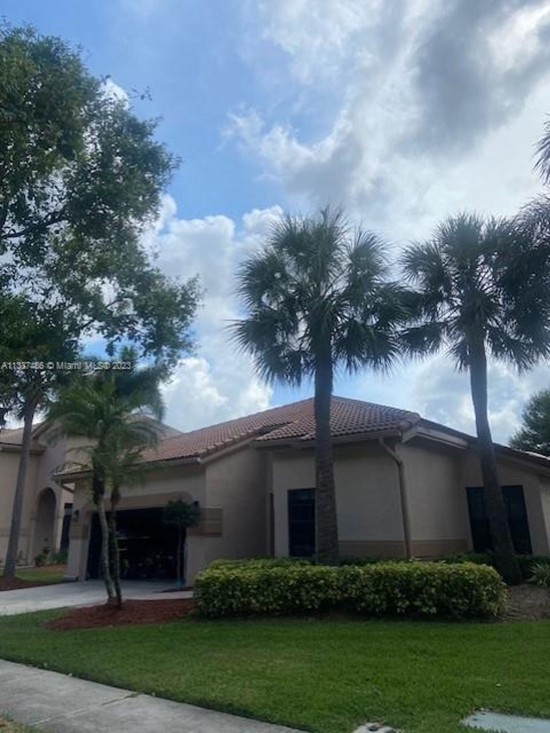 House in Plantation, Florida 11720369