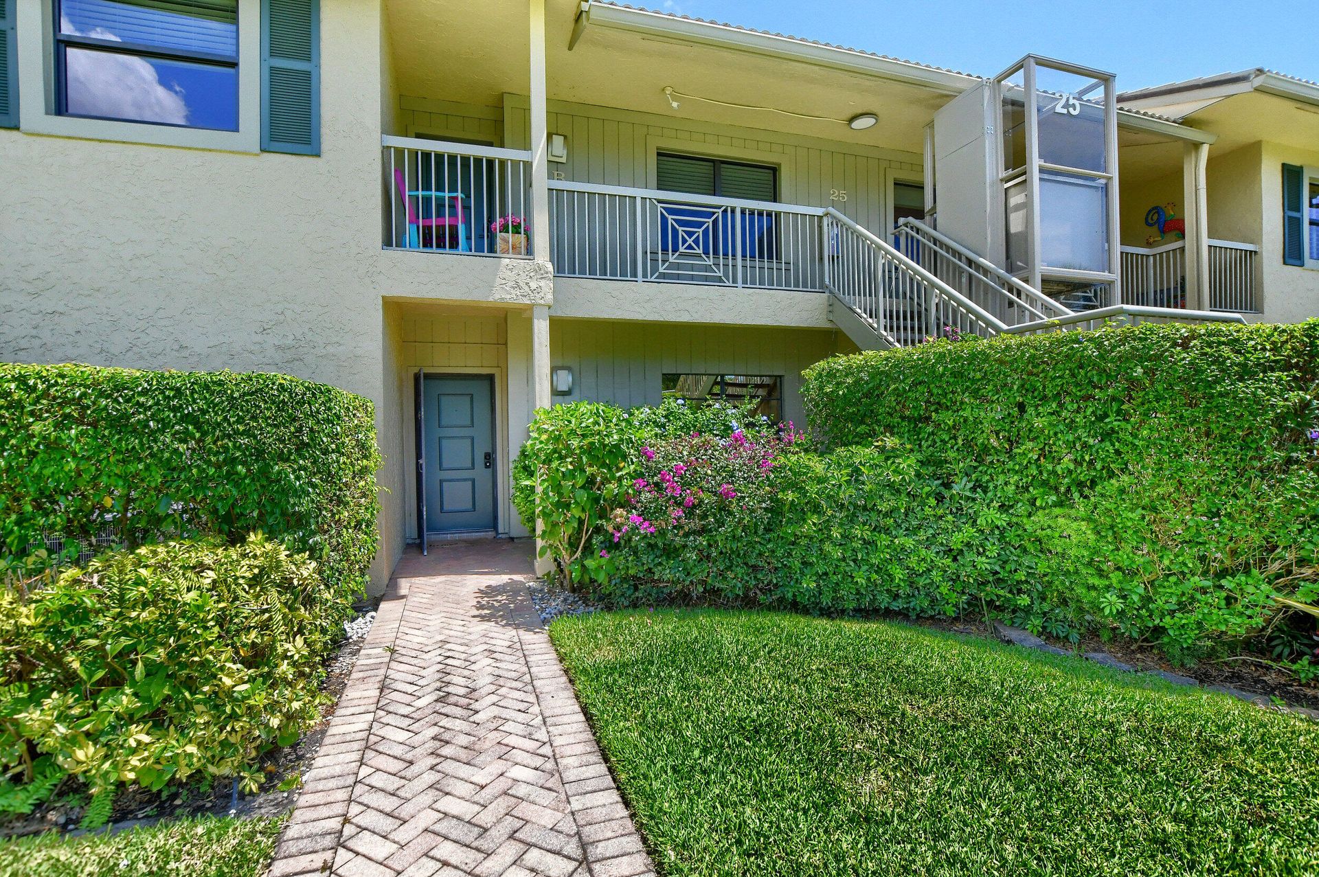 Condominium in Golf, Florida 11720374