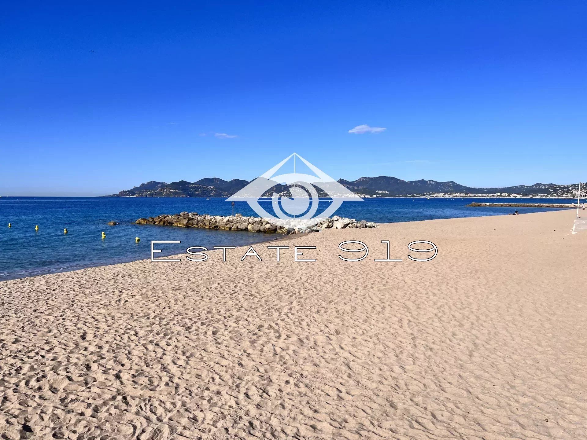 公寓 在 Cannes, Alpes-Maritimes 11720420