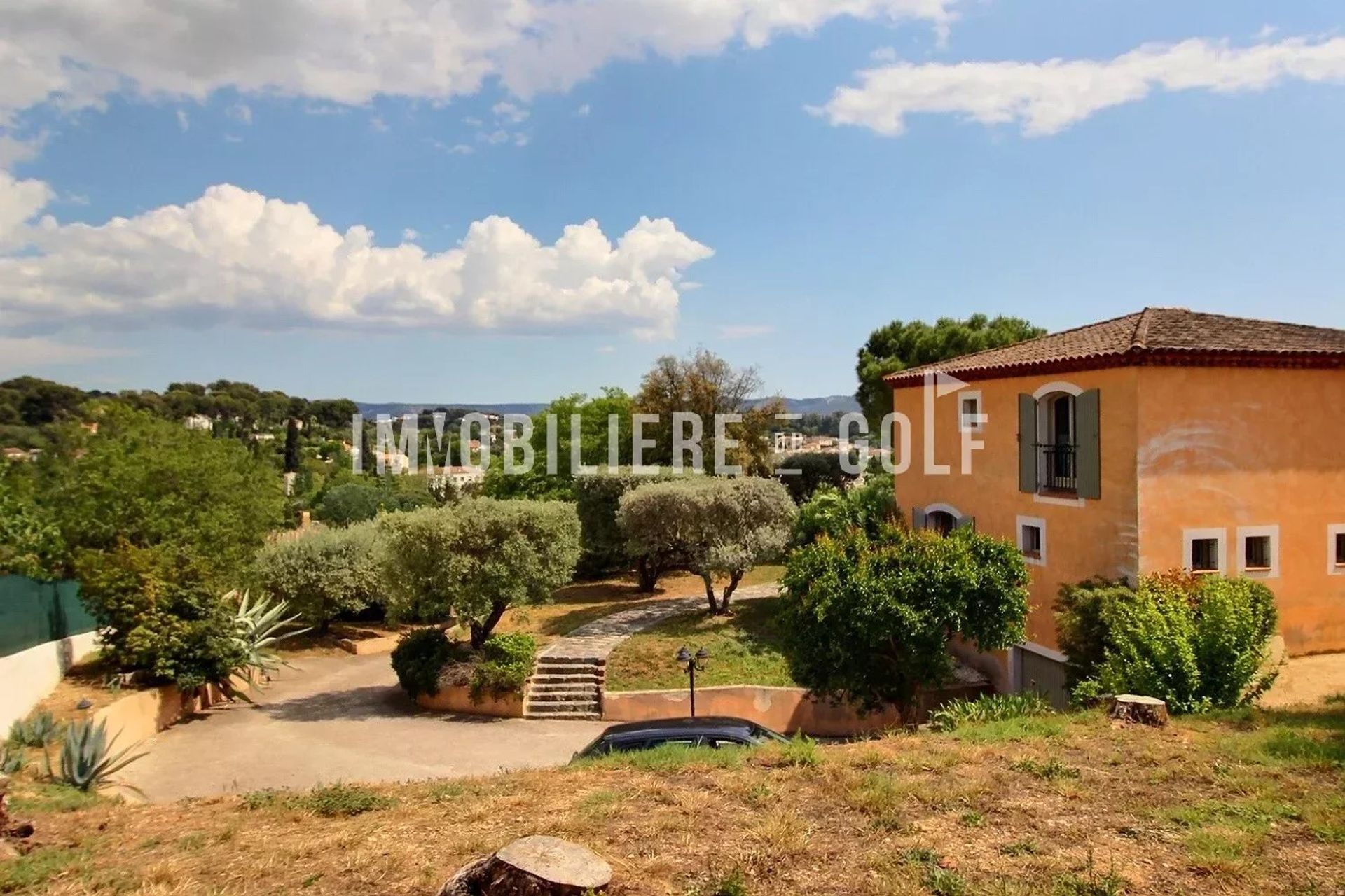 بيت في Marseille 11ème, Bouches-du-Rhône 11720438