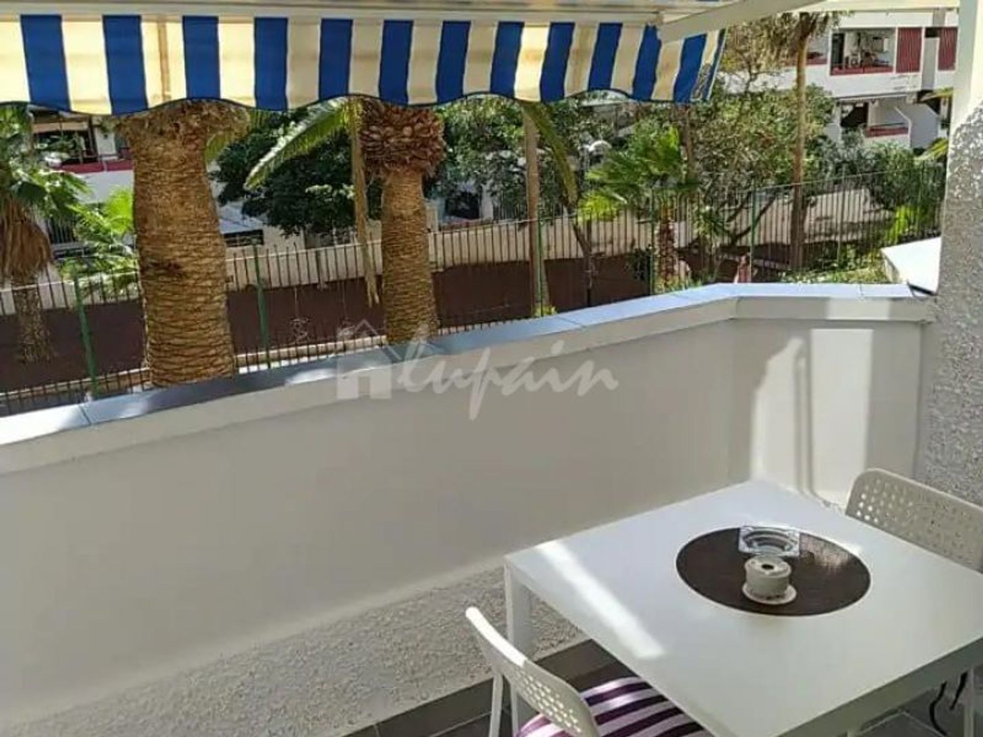 Condominium in Arona, Canarias 11720673