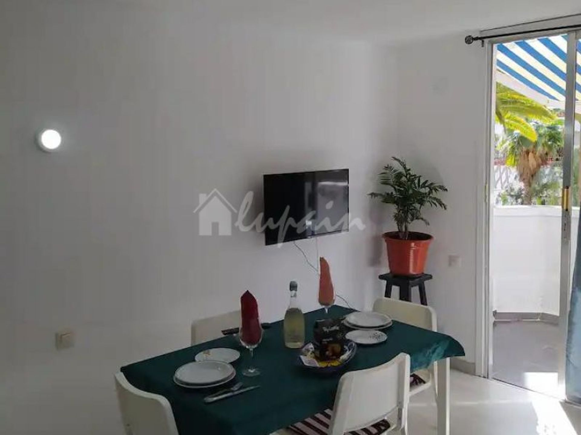 Condominium in Arona, Canarias 11720673