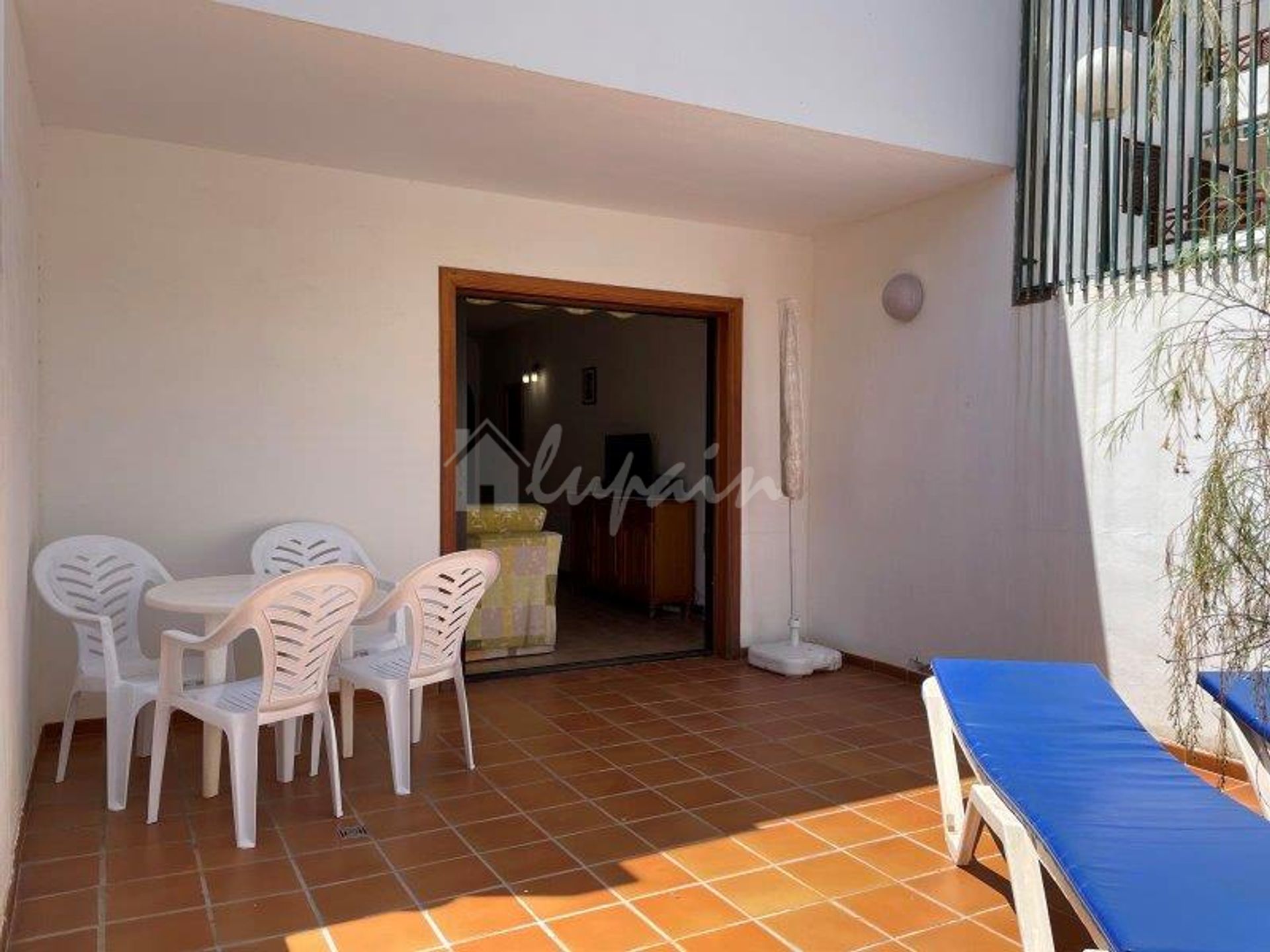 Condominium in Arona, Canarias 11720726