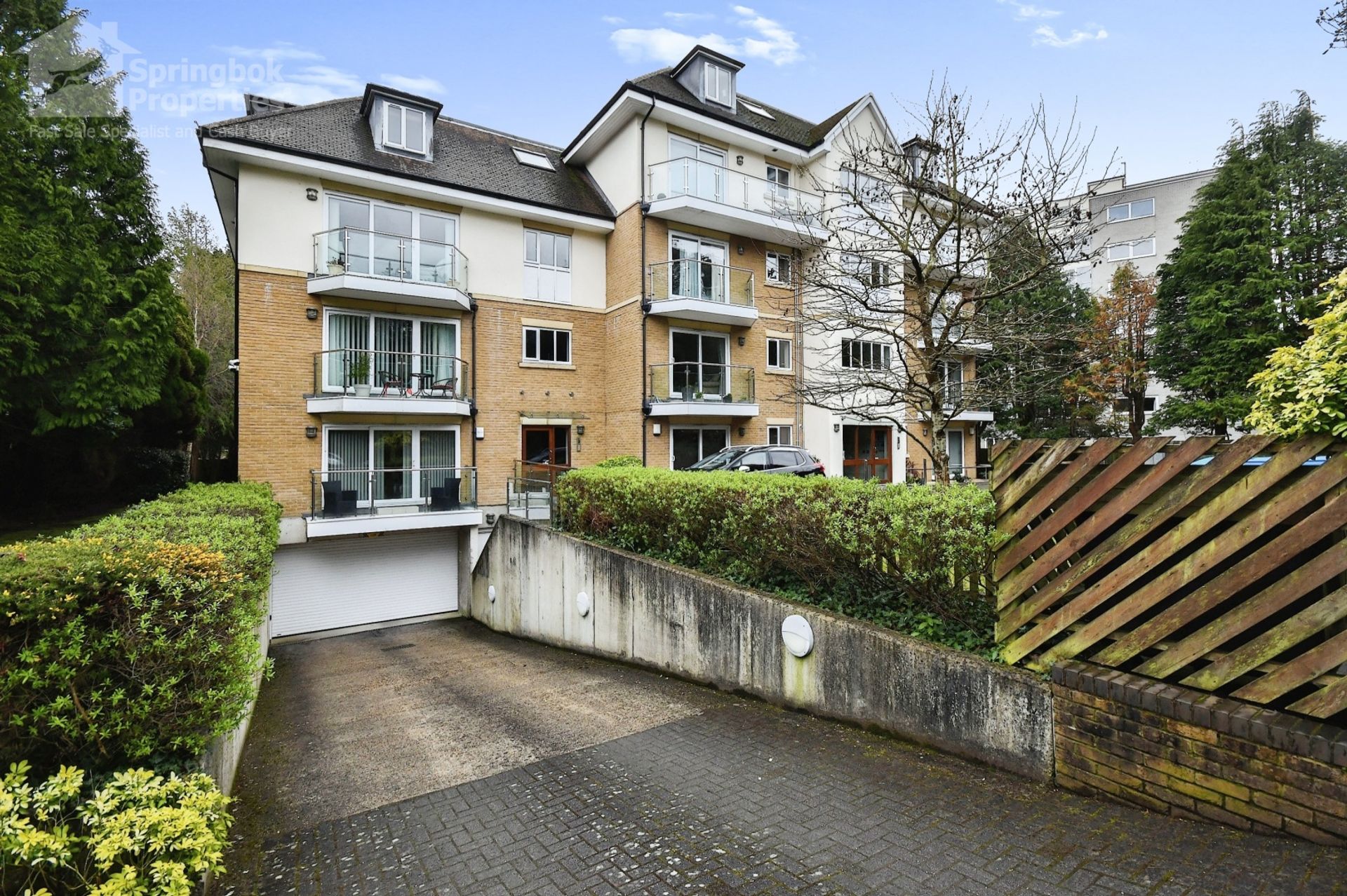 Condominium in , England 11721809