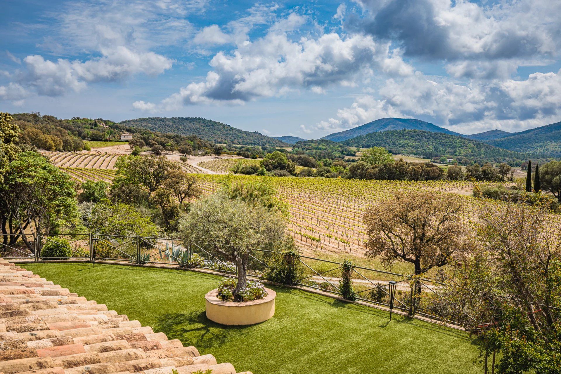 Hus i Le Plan-de-la-Tour, Provence-Alpes-Côte d'Azur 11722174