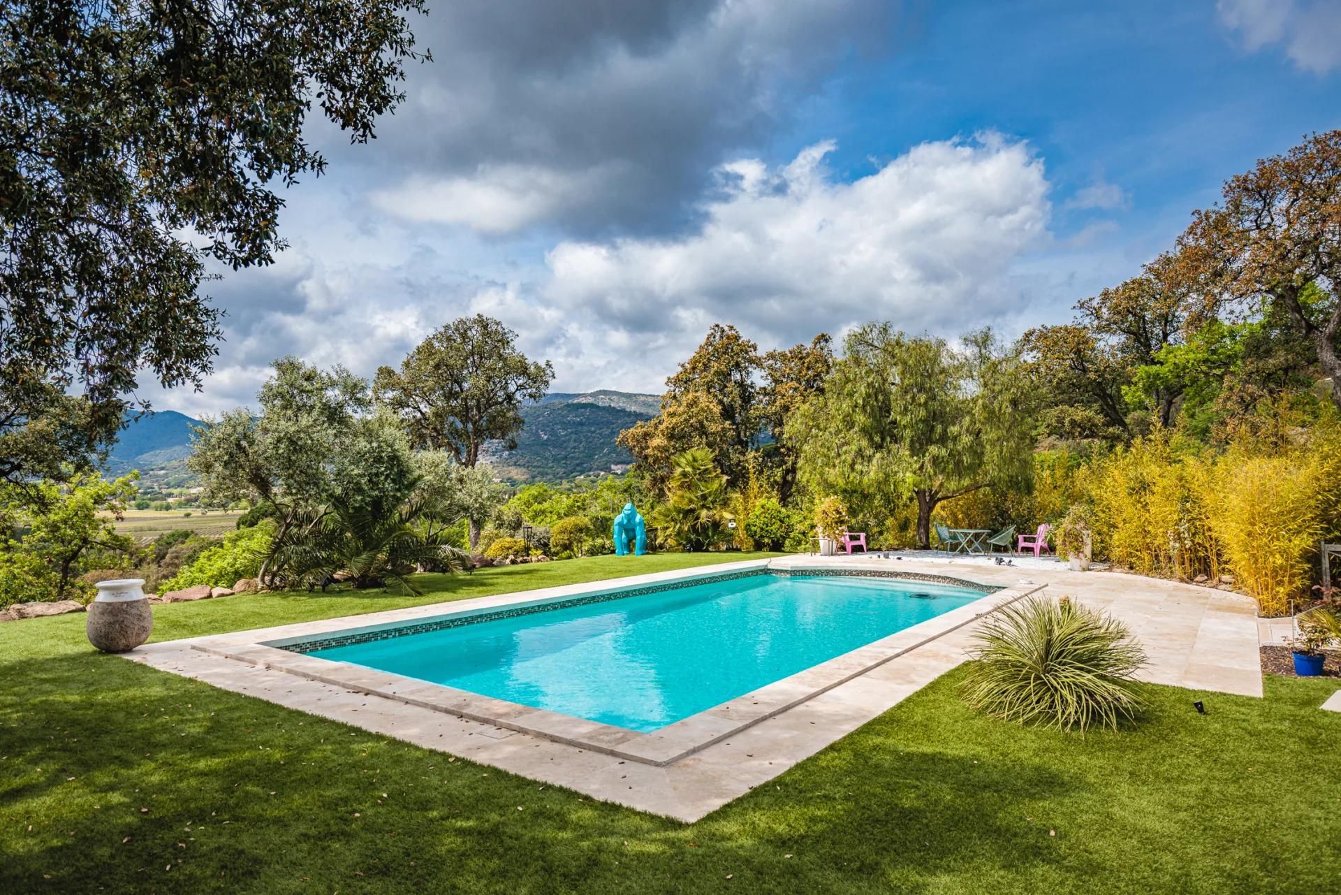 Huis in Le Plan-de-la-Tour, Provence-Alpes-Côte d'Azur 11722174