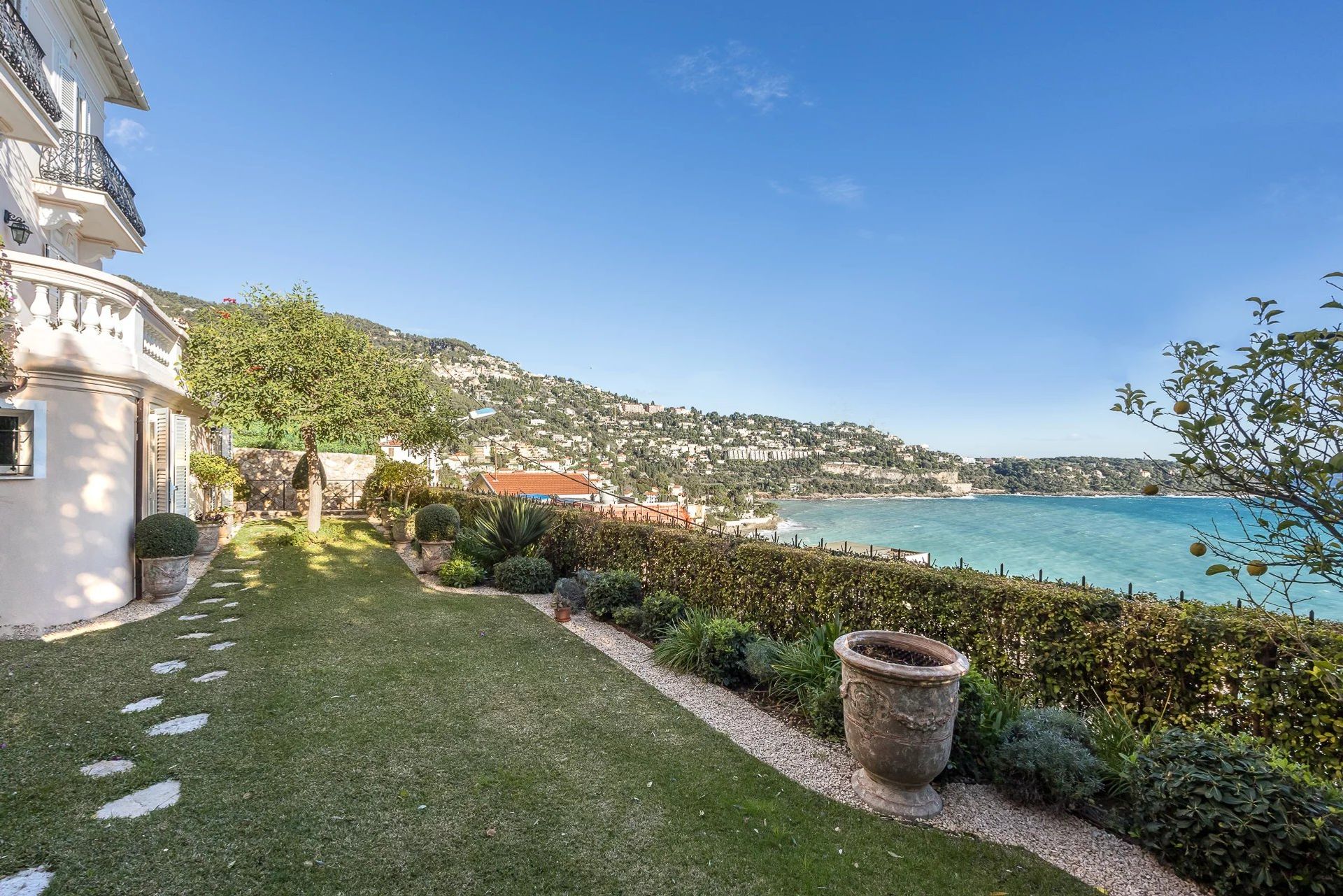 Hus i Roquebrune, Provence-Alpes-Cote d'Azur 11722215