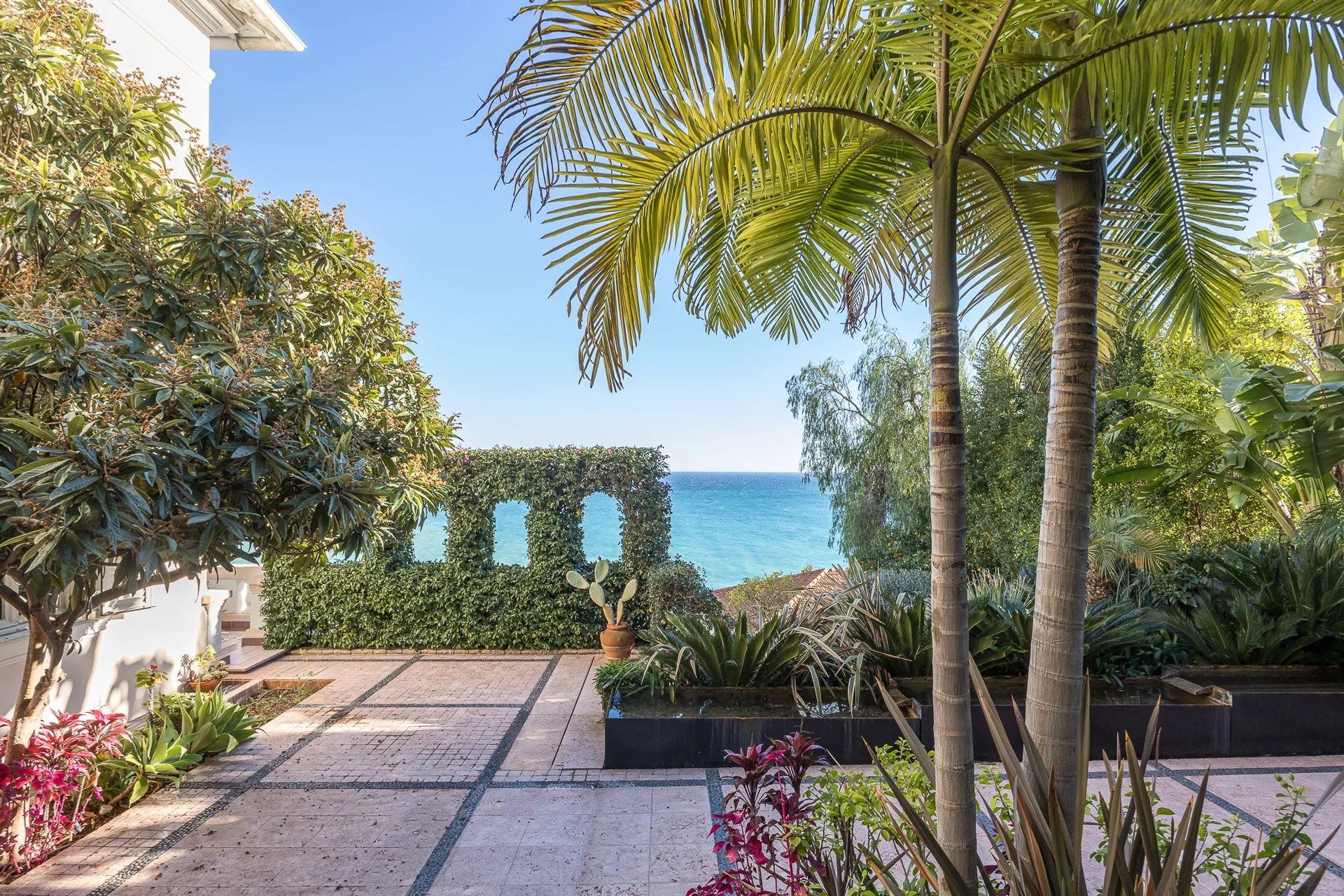 rumah dalam Roquebrune, Provence-Alpes-Côte d'Azur 11722215