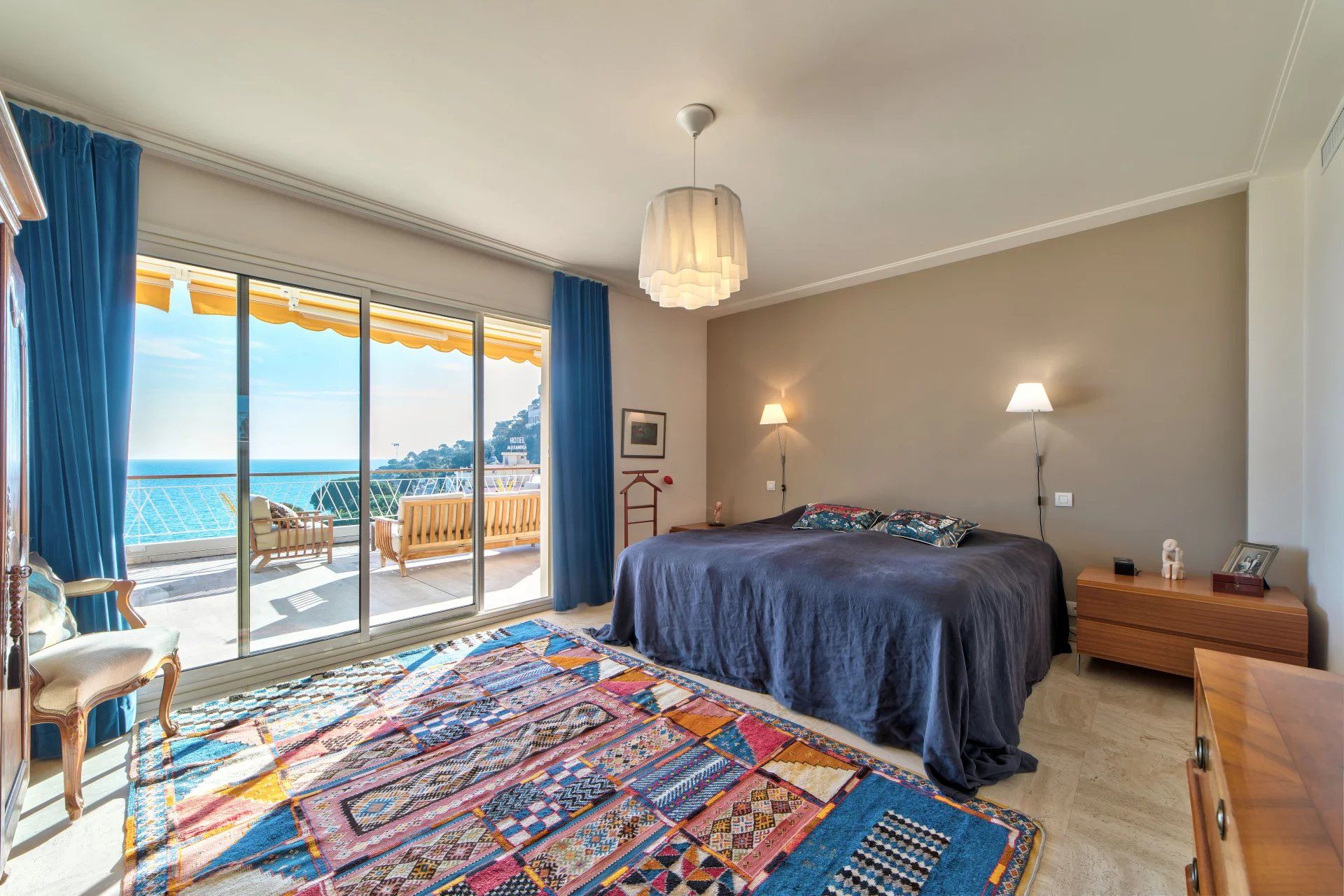 Condominio en Roquebrune-Cap-Martin, Provence-Alpes-Côte d'Azur 11722217