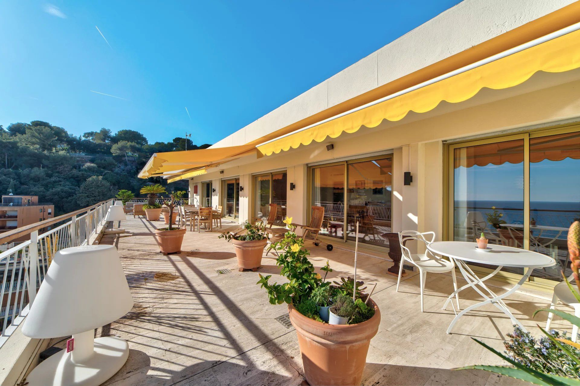 Condominium in Roquebrune-Cap-Martin, Provence-Alpes-Côte d'Azur 11722217