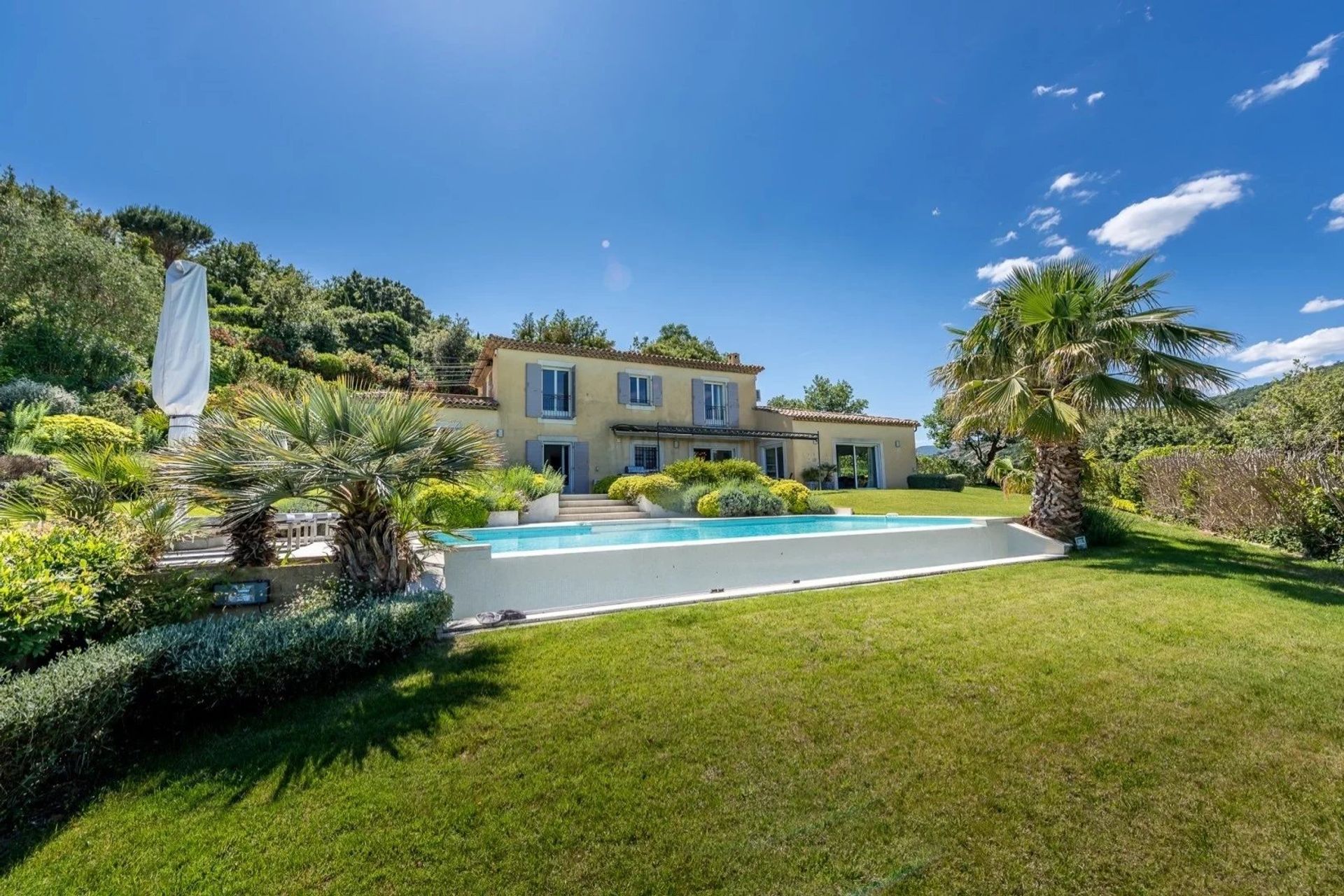 Hus i Grimaud, Provence-Alpes-Côte d'Azur 11722234