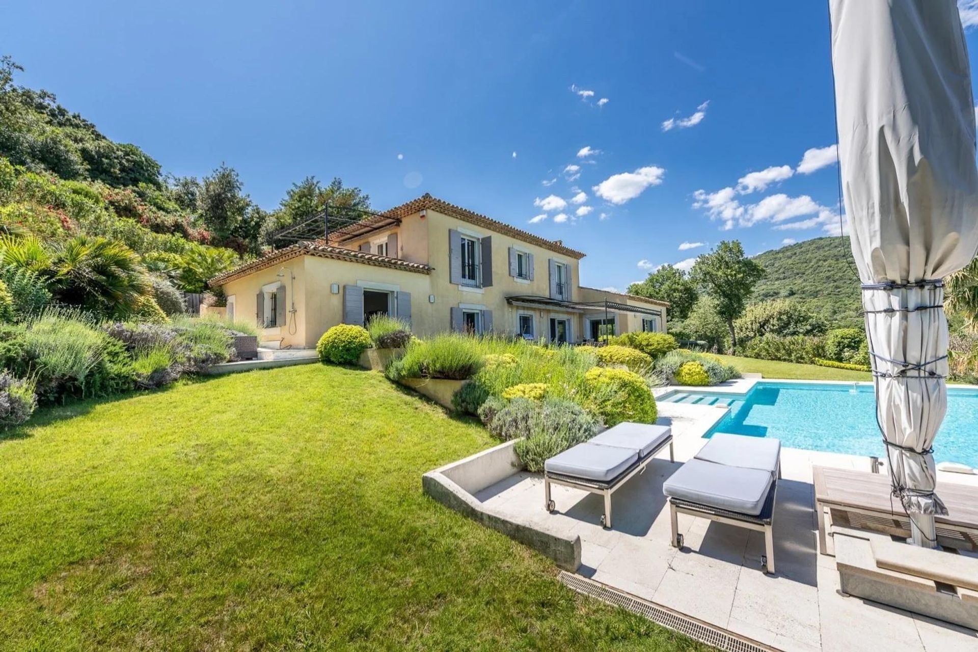 Hus i Grimaud, Provence-Alpes-Côte d'Azur 11722234