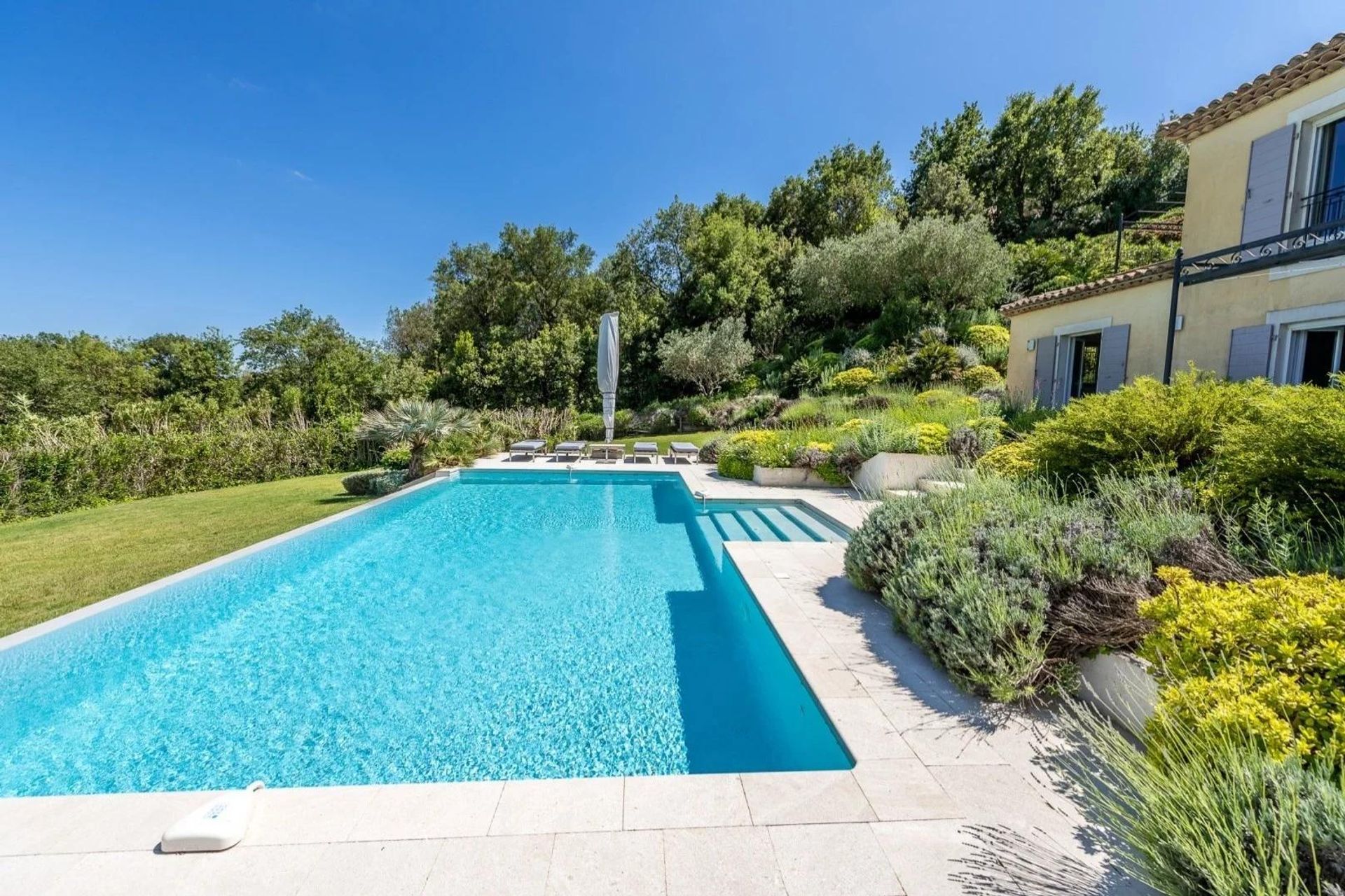 Hus i Grimaud, Provence-Alpes-Côte d'Azur 11722234