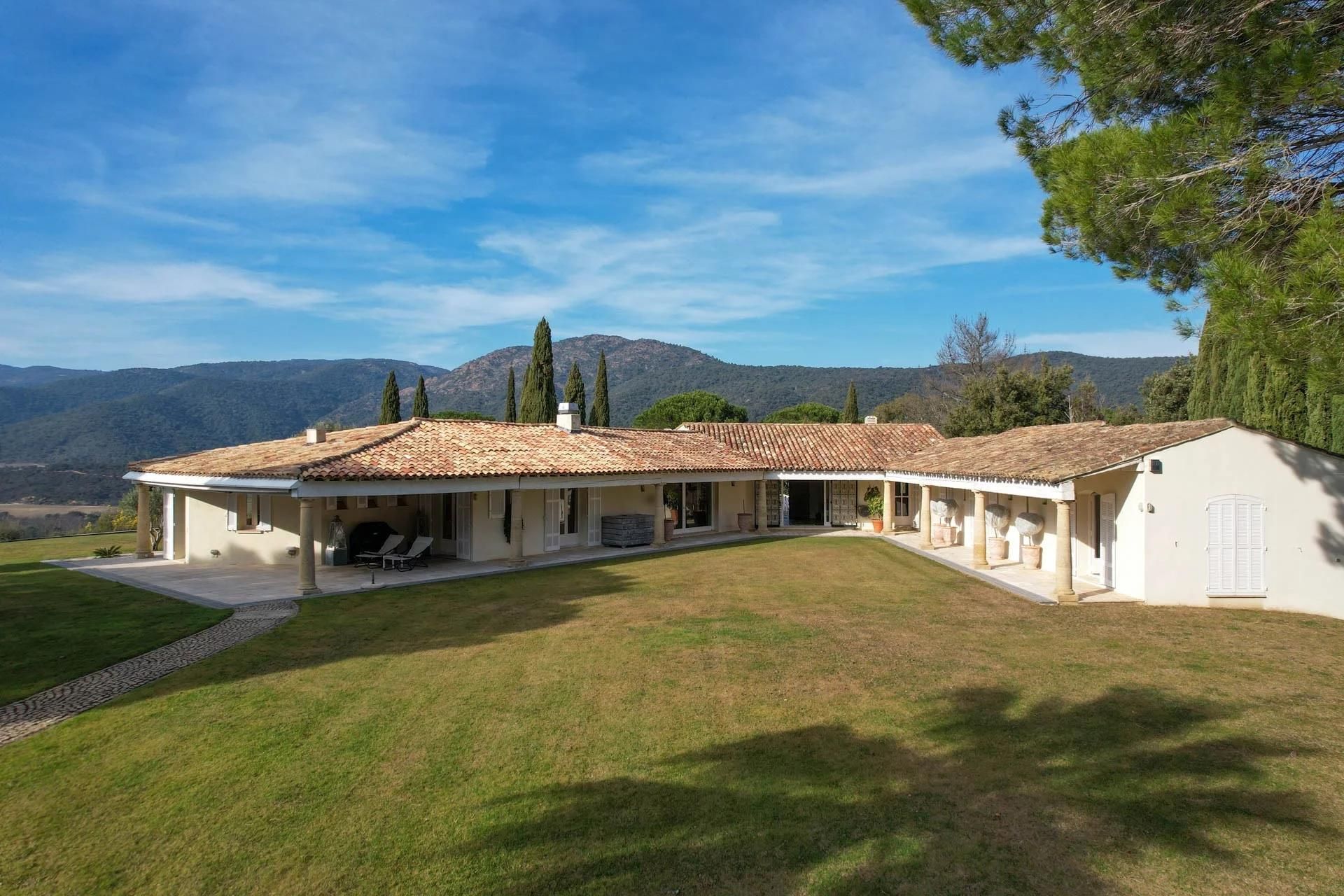 Hus i Cogolin, Provence-Alpes-Cote d'Azur 11722236