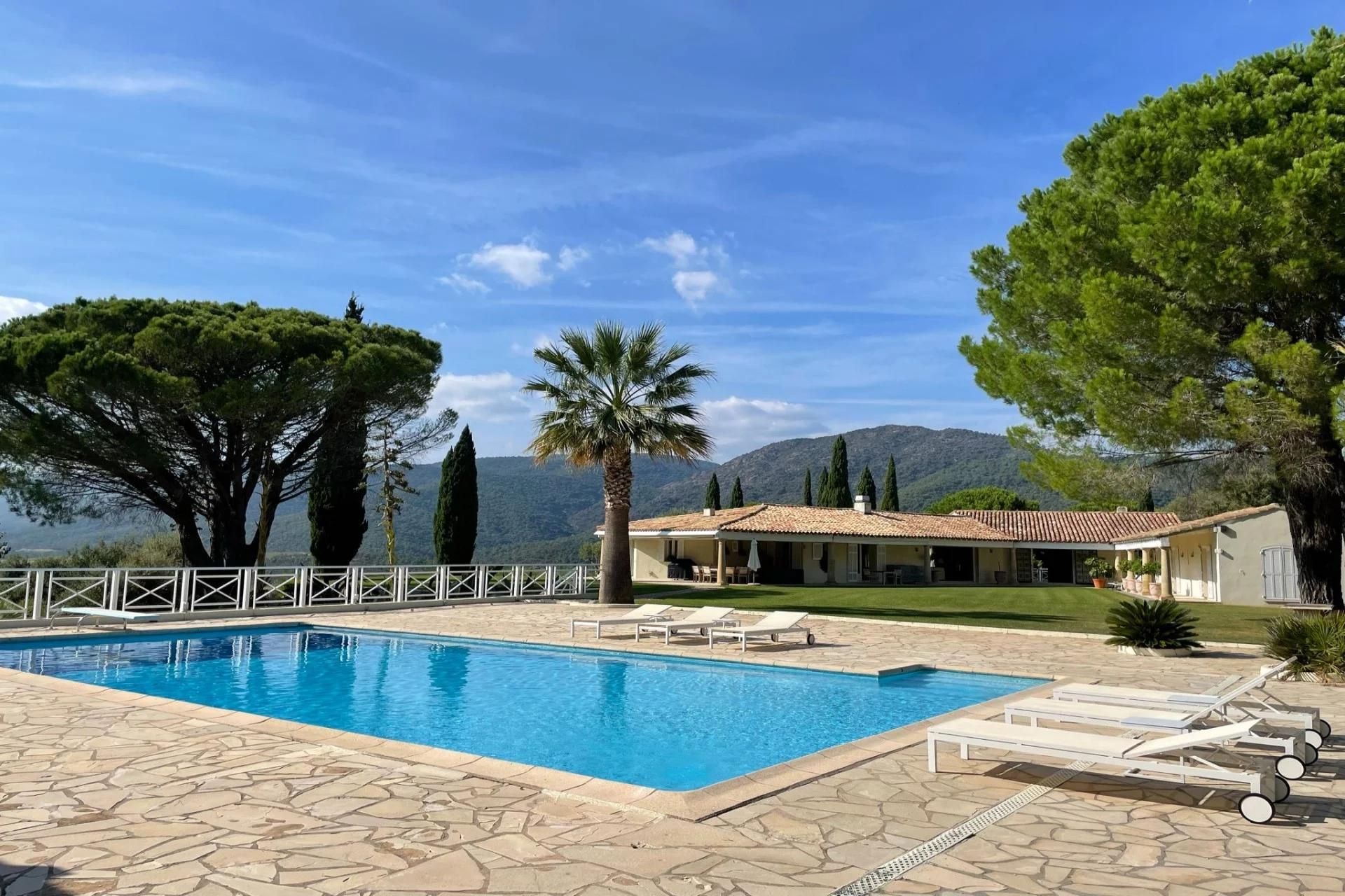 House in Cogolin, Provence-Alpes-Cote d'Azur 11722236