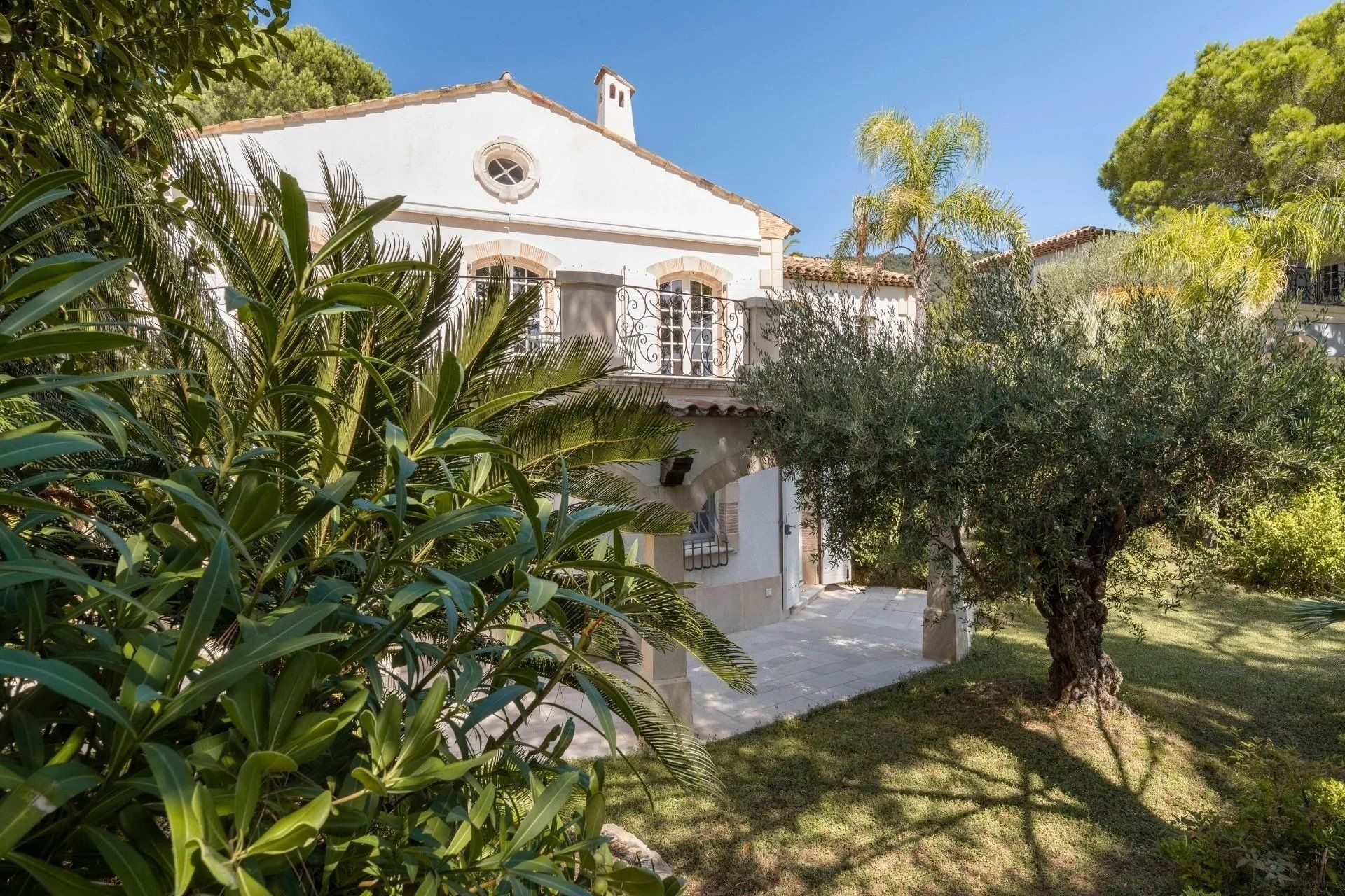 σπίτι σε Grimaud, Provence-Alpes-Côte d'Azur 11722237