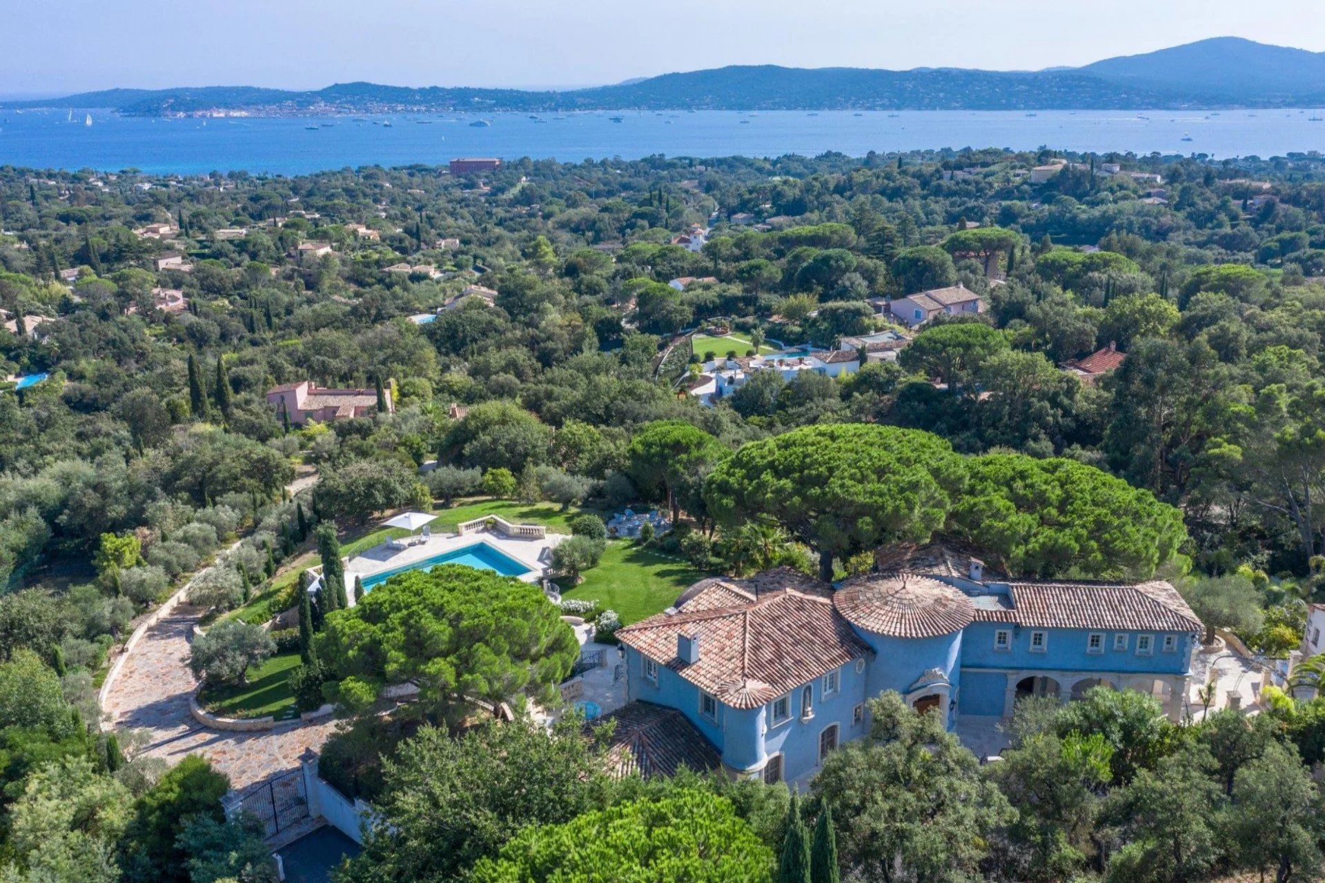 σπίτι σε Grimaud, Provence-Alpes-Côte d'Azur 11722237